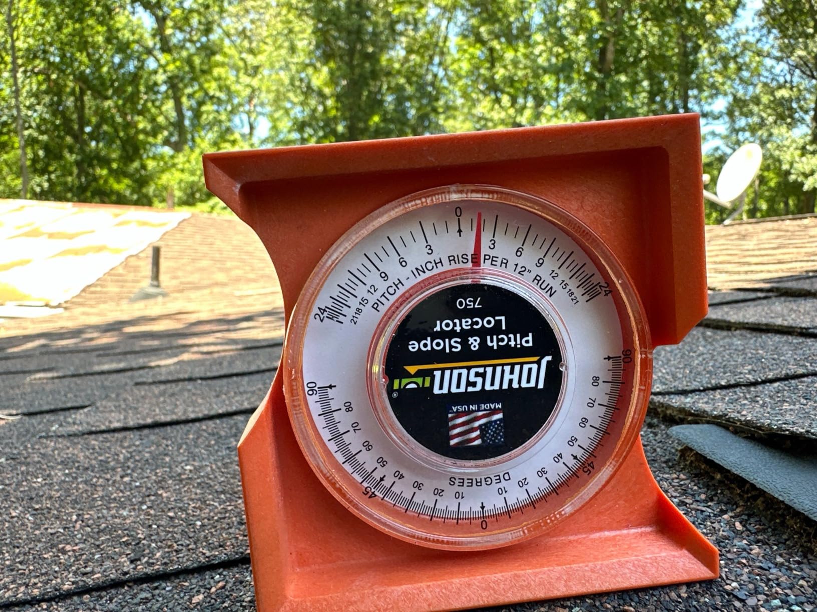Johnson Level & Tool 1886-0000 Magnetic Digital Angle Locator w/ 2 Buttons, Orange, 1 Locator customer photo 2