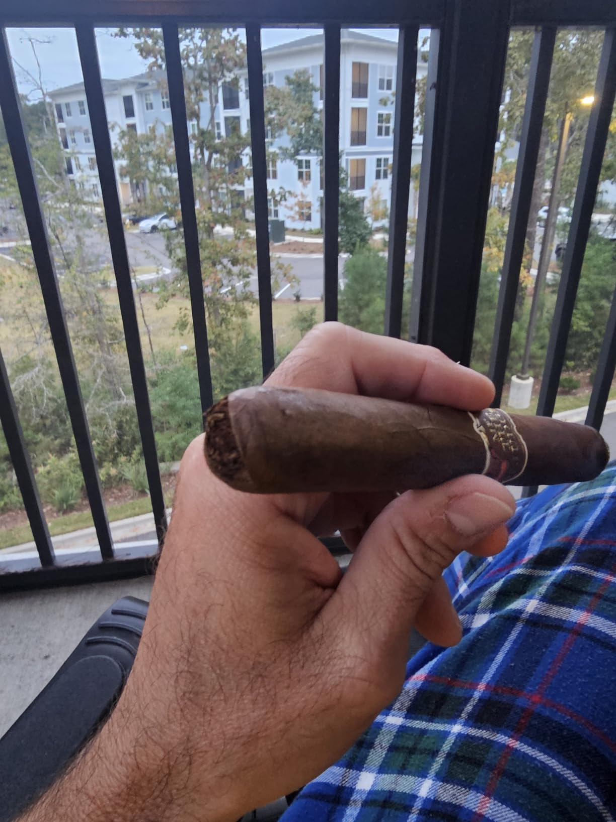 Colibri Premium V-Cut Cigar Cutter - Ergonomic Stainless Steel Spring-Loaded Blade, Ideal for up to 60+ Ring Gauge - Gift for Cigar Enthusiasts (Black) customer photo 2