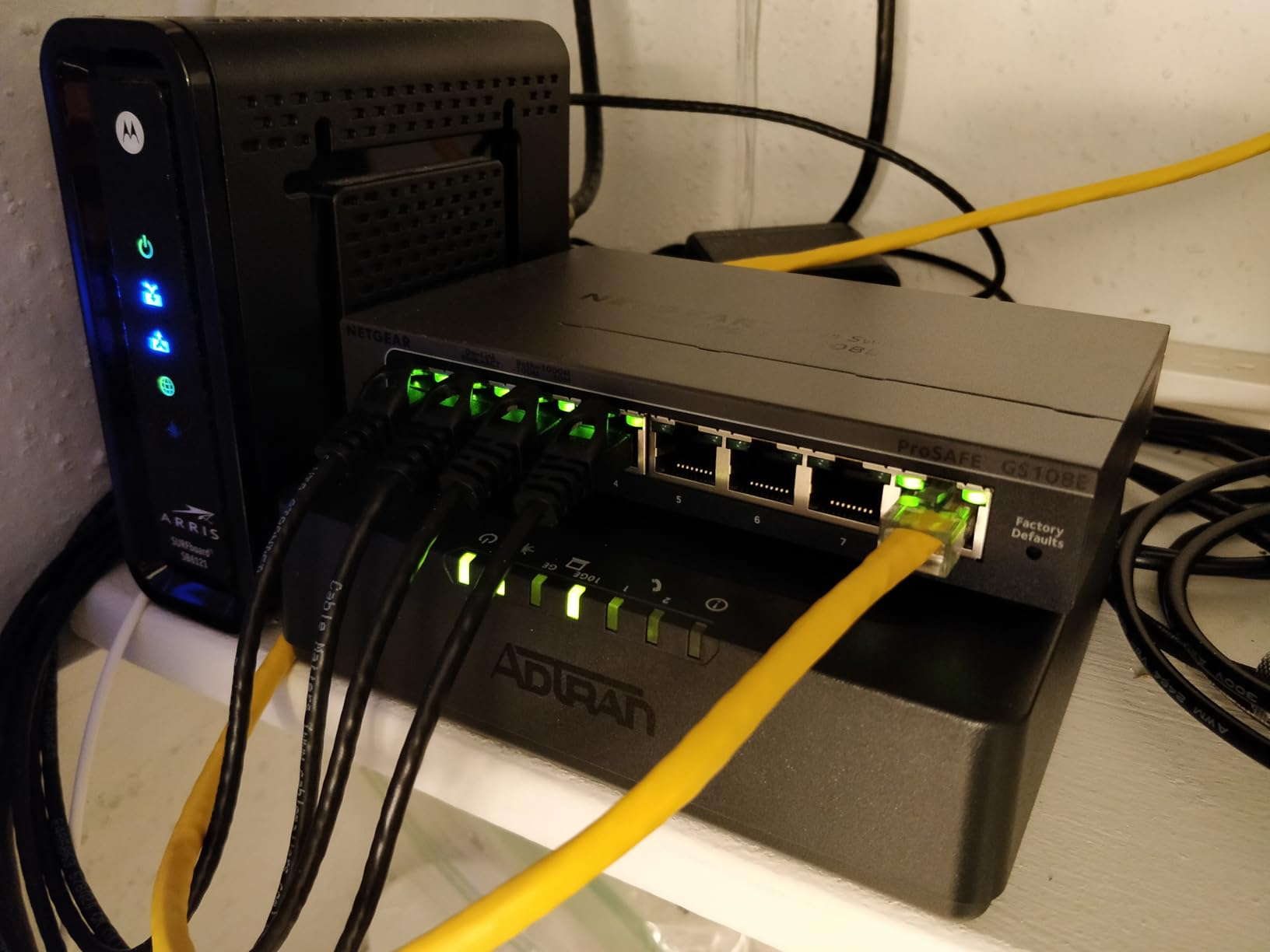 NETGEAR 5-Port Gigabit Ethernet Easy Smart Managed Switch (GS105Ev2) - Managed, Desktop or Wall Mount, and Limited Lifetime Protection customer photo 2