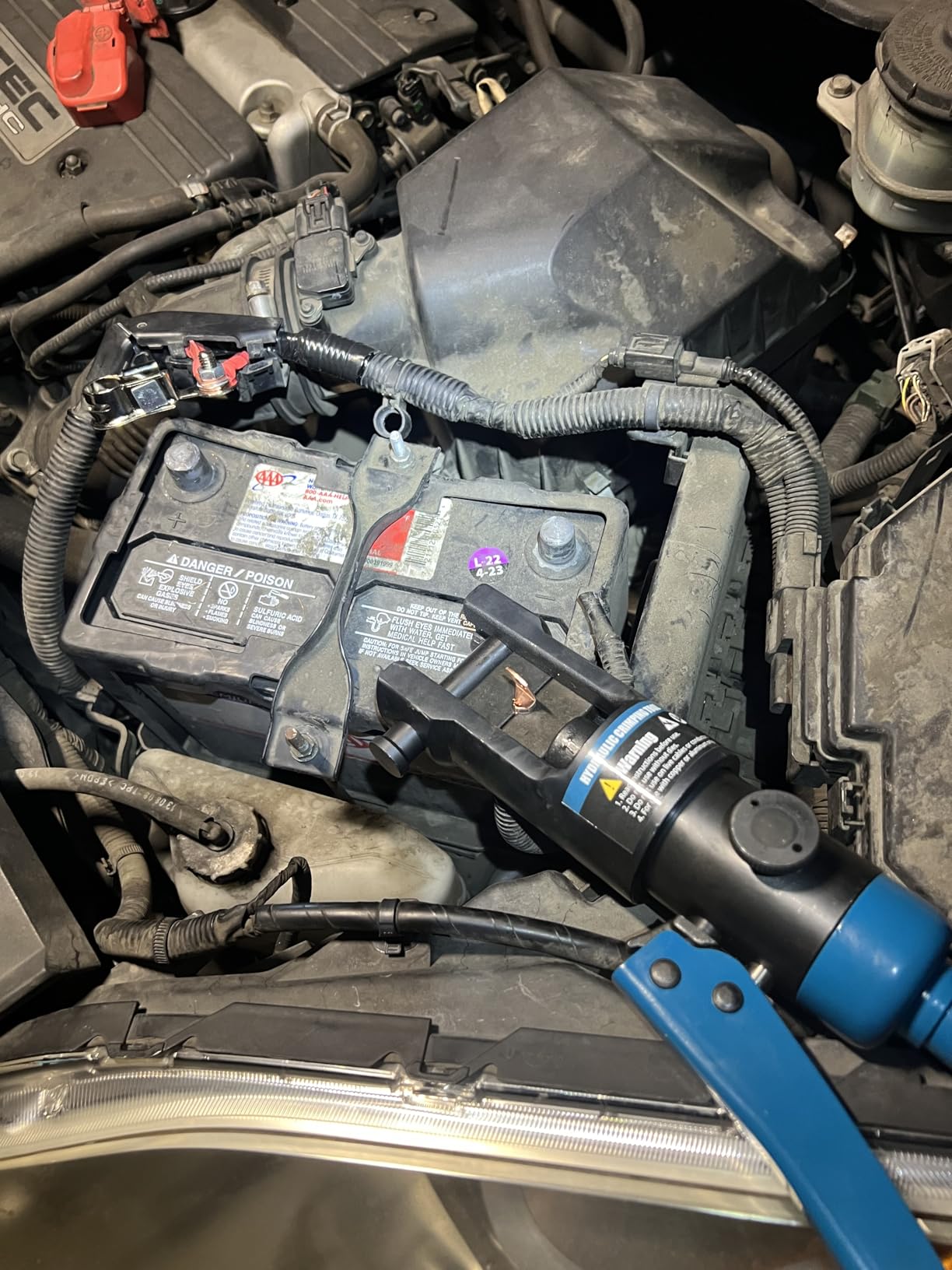 TEMCo Industrial Hydraulic Cable Lug Crimper TH0005 V2.0 (11 US TON) 10 AWG to 600 MCM Electrical Terminal Cable Wire Tool Kit with 32 Die Sets customer photo 2