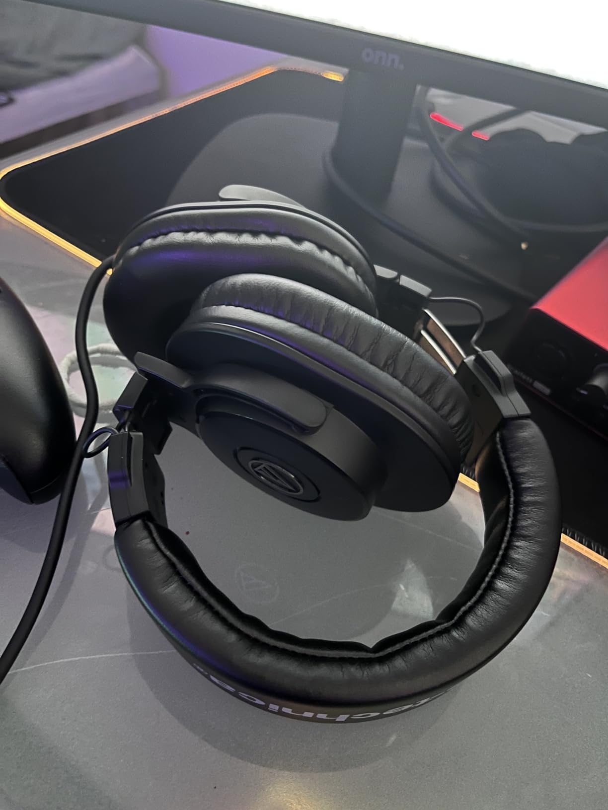 Audio-Technica ATH-M30x Professional Studio Monitor Headphones, Black customer photo 1