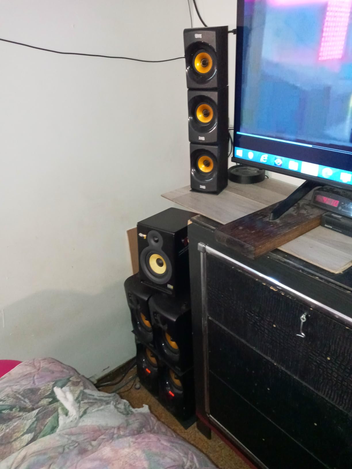Acoustic Audio AA5170 Home Theater 5.1 Bluetooth Speaker System 700W with Powered Sub customer photo 2