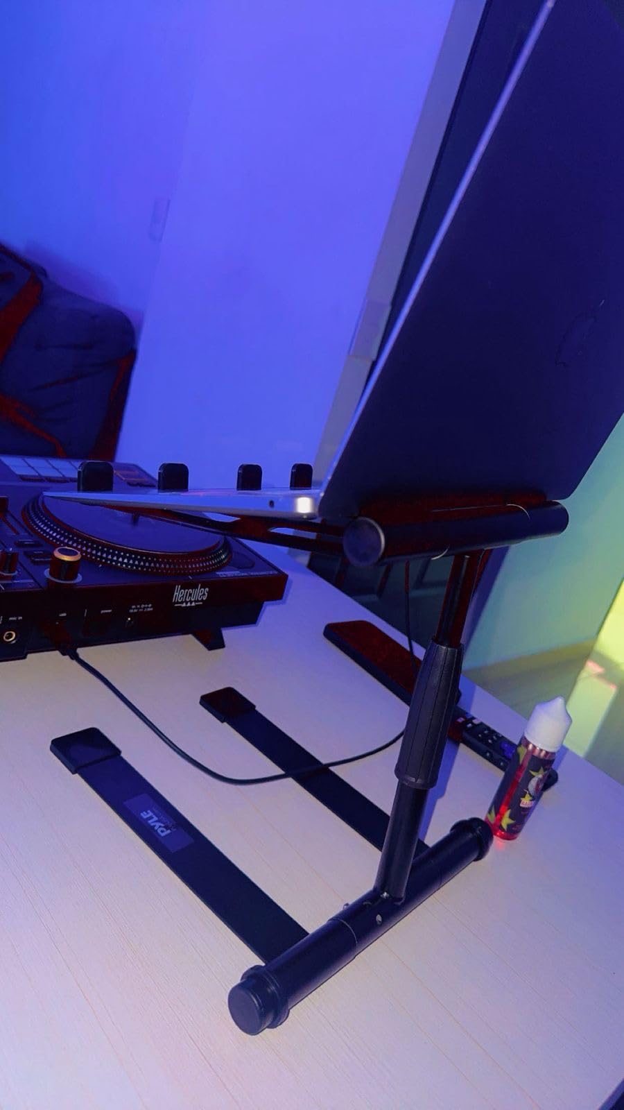 Pyle Portable Folding Laptop Stand - Standing Table with Adjustable Angle, Foldable Height and Four Prong Anti-Slip Tray for iPad, Tablet, DJ Mixer, Workstation, Gaming and Home Use - PLPTS55 customer photo 2