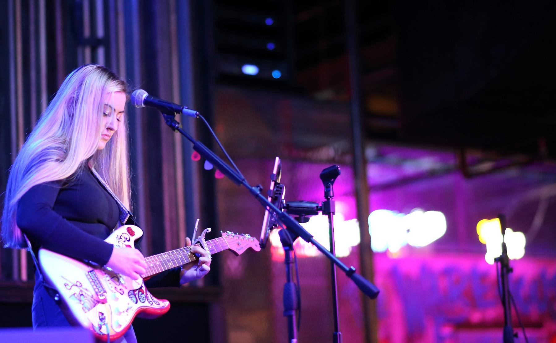 Rokinon Cine DS DS85M-C 85mm T1.5 AS IF UMC Full Frame Cine Lens for Canon EF customer photo 1