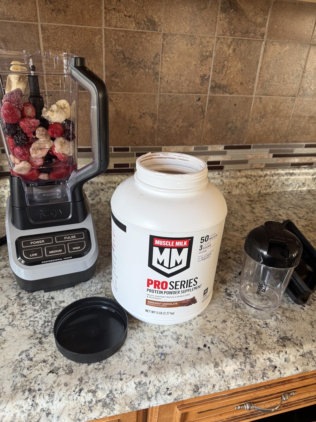 Ninja Professional Blender, Smoothie Blender, Drink Mixer, Grinder, Ice Crusher, Frozen Fruit Blending | Professional 1000 W Power, Total Crushing Technology, XL 72-oz. Pitcher Black, Grey, BL610 customer photo 2