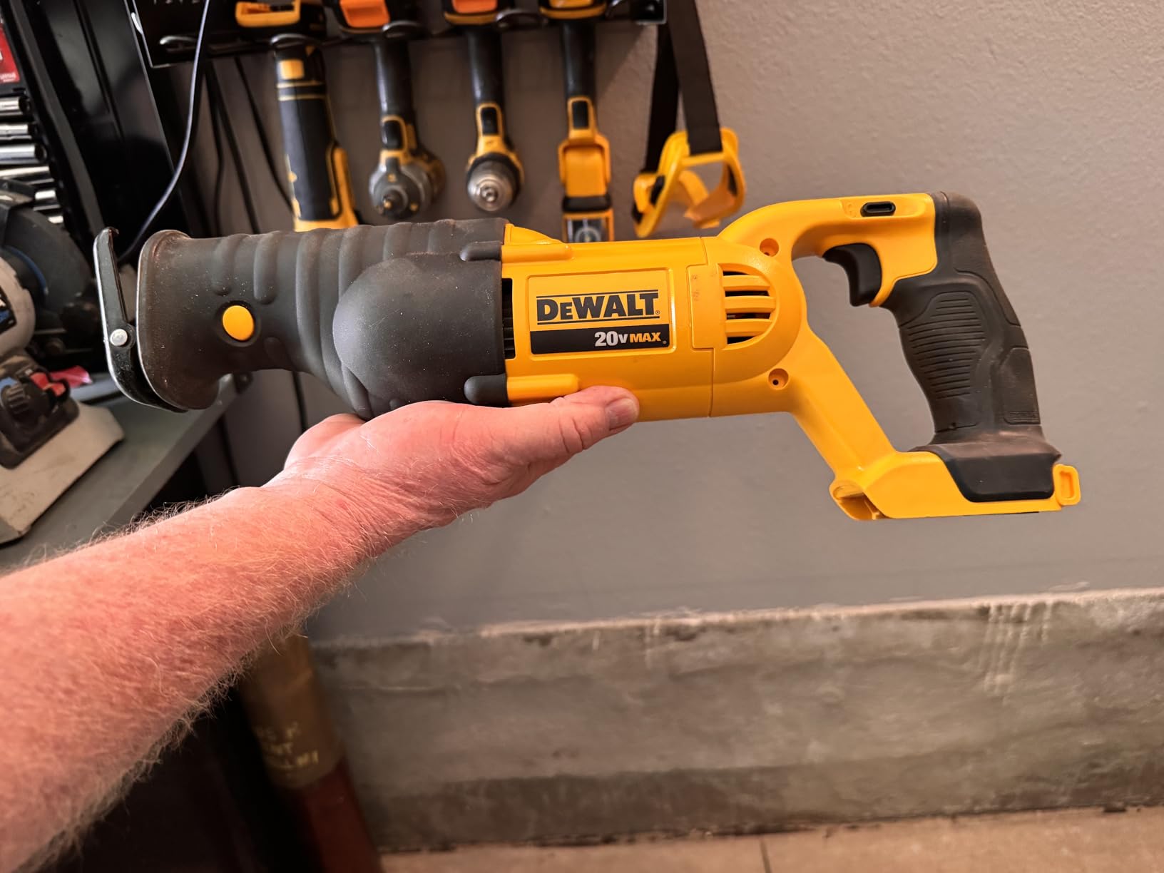DEWALT 20V MAX Cordless Reciprocating Saw, Compact, Variable Speed, LED Light, Bare Tool Only (DCS387B) customer photo 1