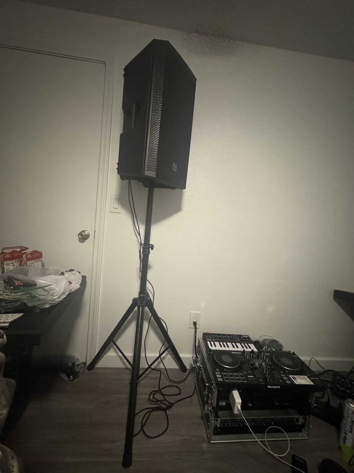 Rockville RVES1 Pair Tripod DJ PA Speaker Stands with Carry Bag, 100 lbs Capacity, Adjustable Height to 71