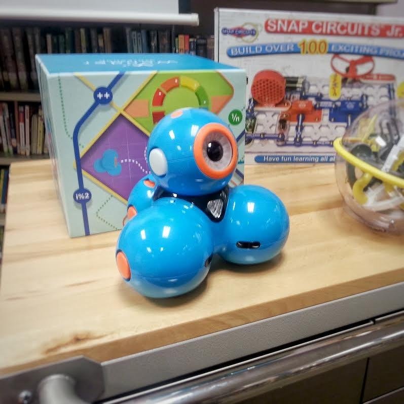 Wonder Workshop Dash Robot - Coding Robots for Kids 6+ - Voice Activated STEM Robot Toys customer photo 2