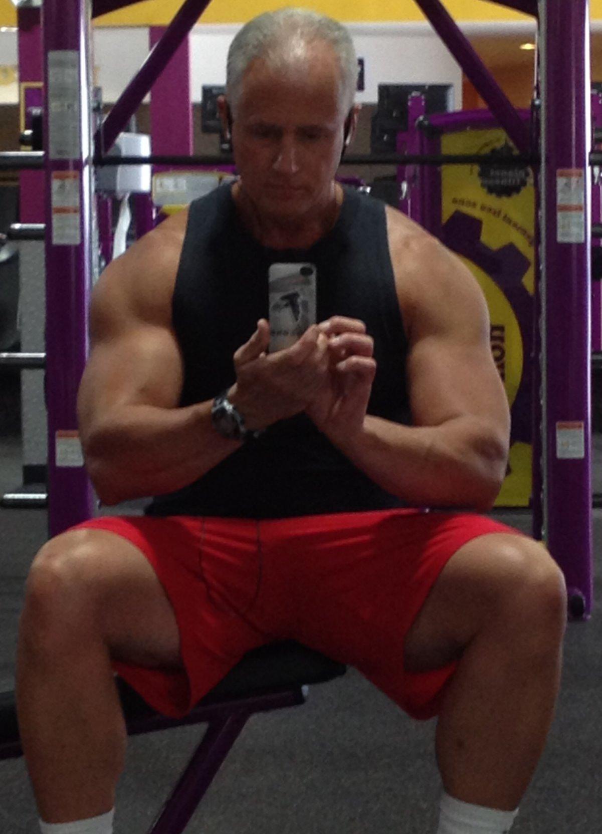 Omron Max Power Relief TENS Unit Muscle Stimulator - Massage Therapy for Lower Back, Arm, Foot, Shoulder, and Arthritis Pain - Drug-Free Pain Relief customer photo 2