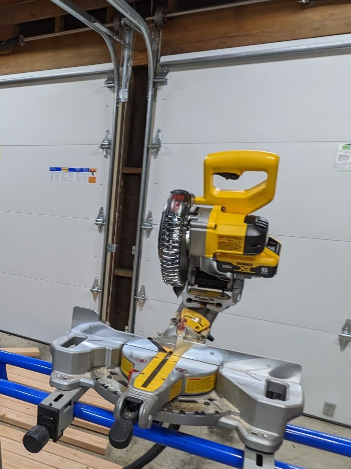 DEWALT 20V MAX 7-1/4-Inch Miter Saw, Tool Only, Cordless (DCS361B) customer photo 2