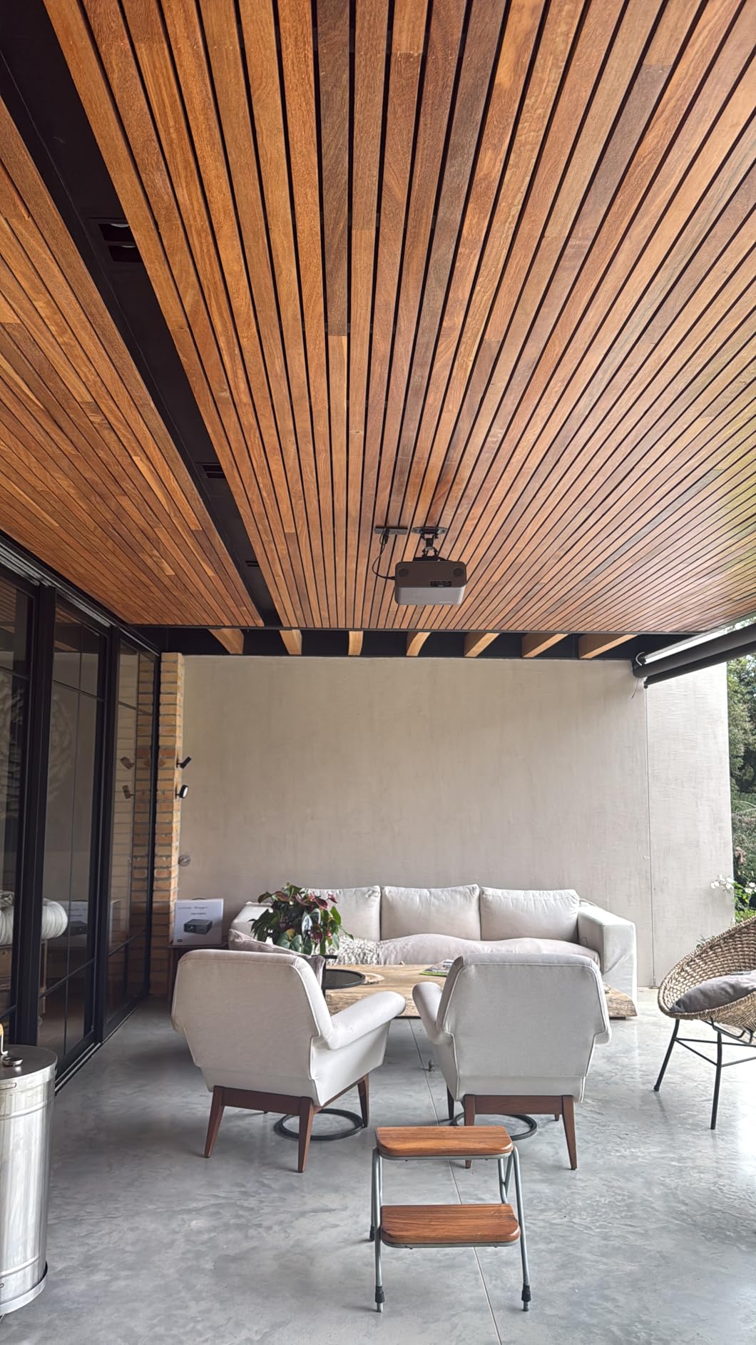 VIVO Universal Adjustable Ceiling Projector, Projection Mount Extending Arms Mounting Bracket, White, MOUNT-VP01W customer photo 1