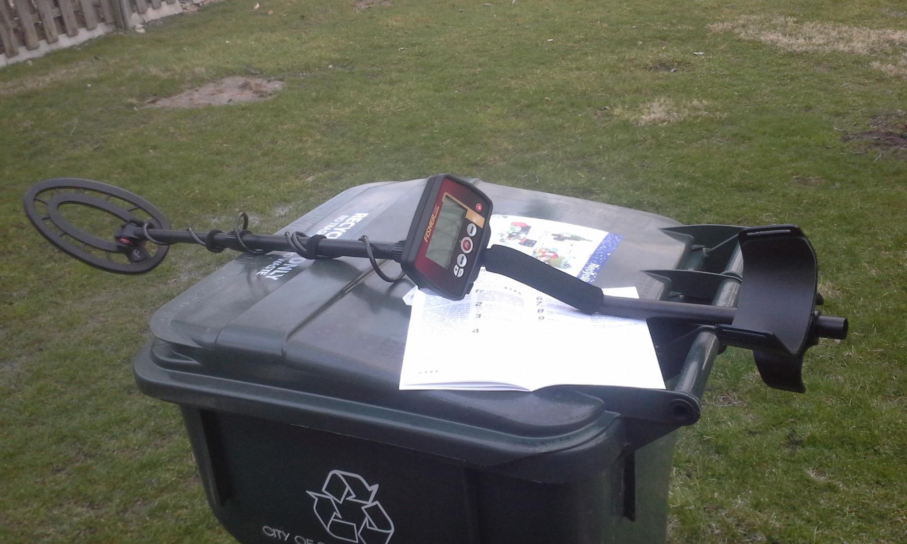 F22 Weatherproof Metal Detector with 9 Inch Waterproof Coil, All-Purpose, High-Sensitivity, Deep Seeking Metal Detector, Pinpoint, Easy to Use customer photo 2