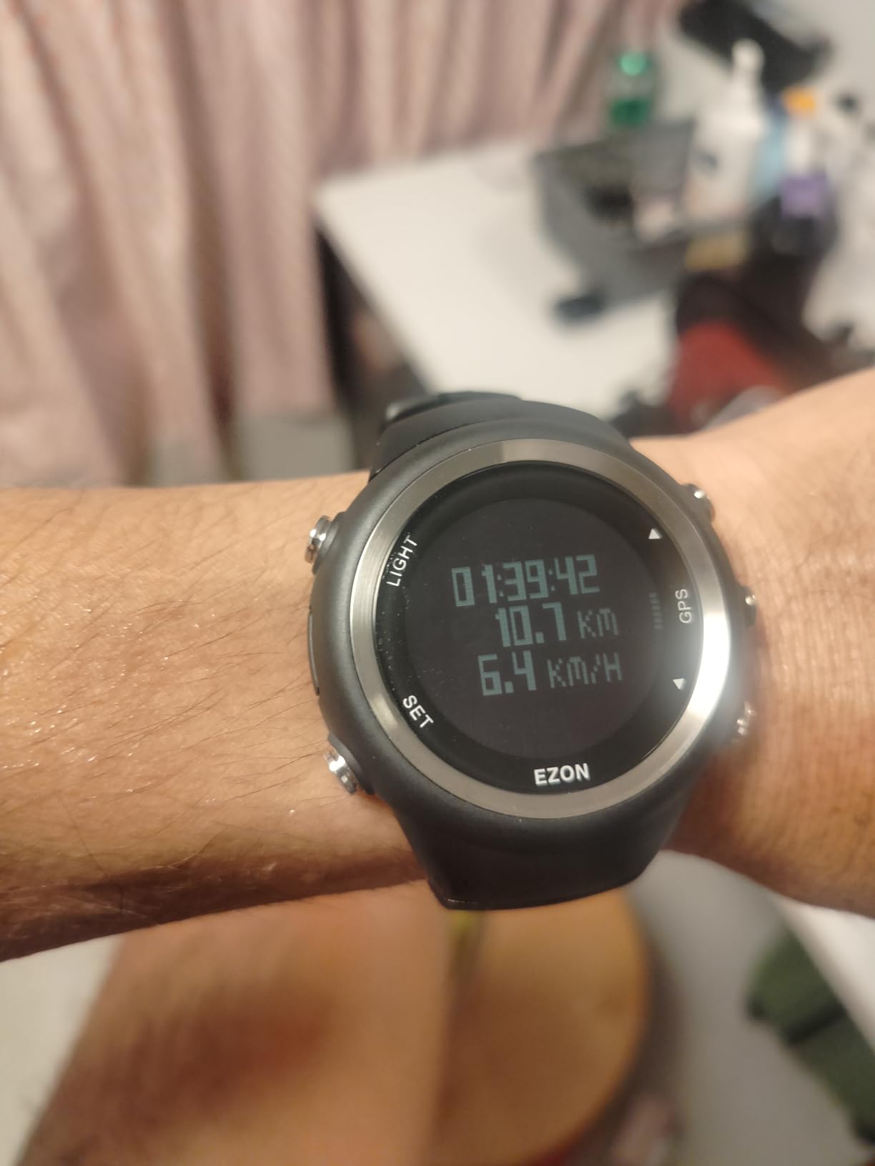 EZON GPS Running Watch with Speed Distance Pace Alarm and Calorie Counter and Stopwatch for Men T031 Black customer photo 1