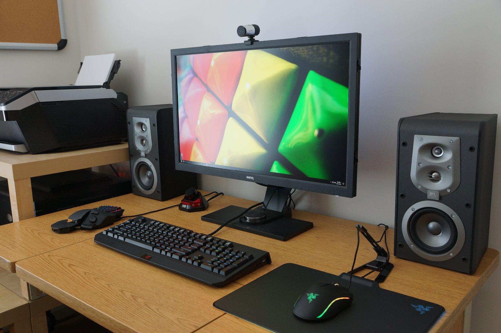 Razer Orbweaver Chroma Gaming Keypad: Mechanical Key Switches - 30 Programmable Keys - Customizable Chroma RGB Lighting - Programmable Macros - Classic Black customer photo 1