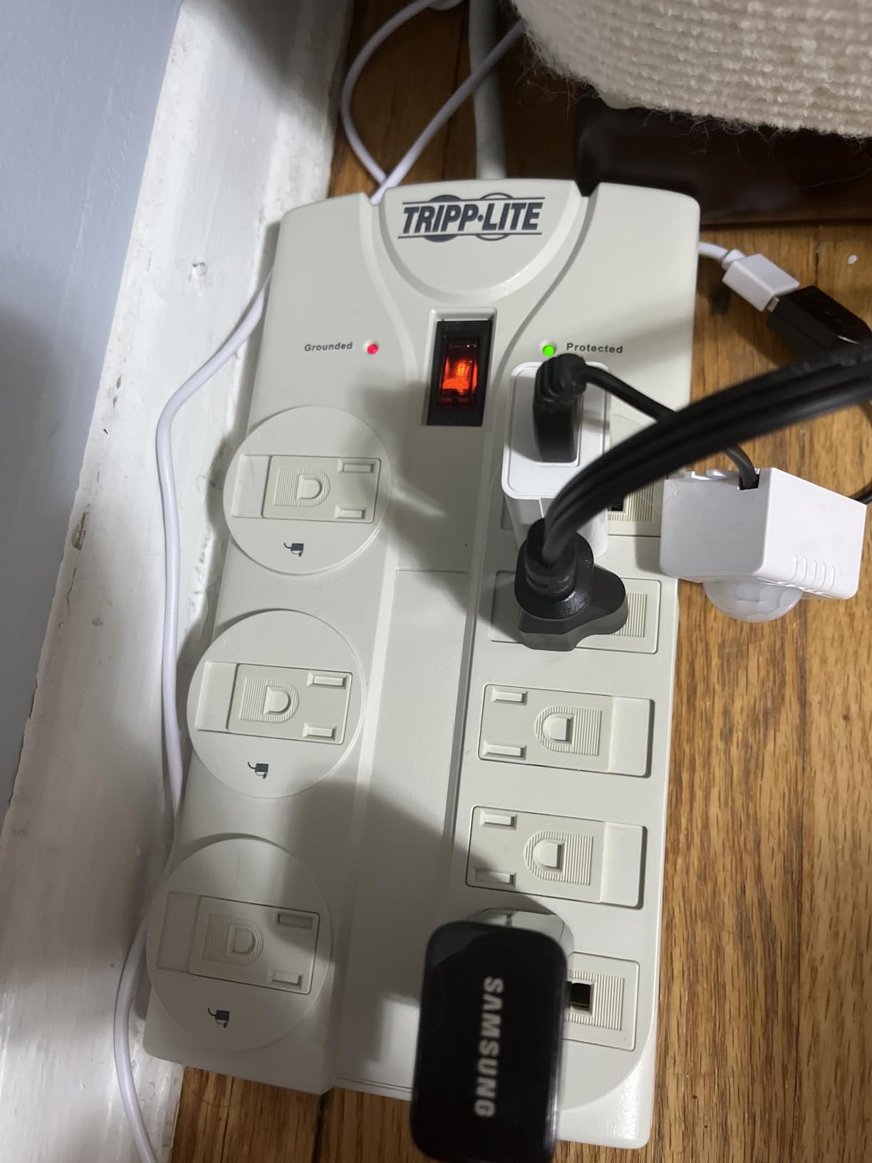 Eaton Tripp Lite Series TLP808B 8 Outlet Surge Protector Power Strip with Flat Plug, 1440 Joule Rating, Black, UL Listed & Certified, 8ft Extension Cord customer photo 1