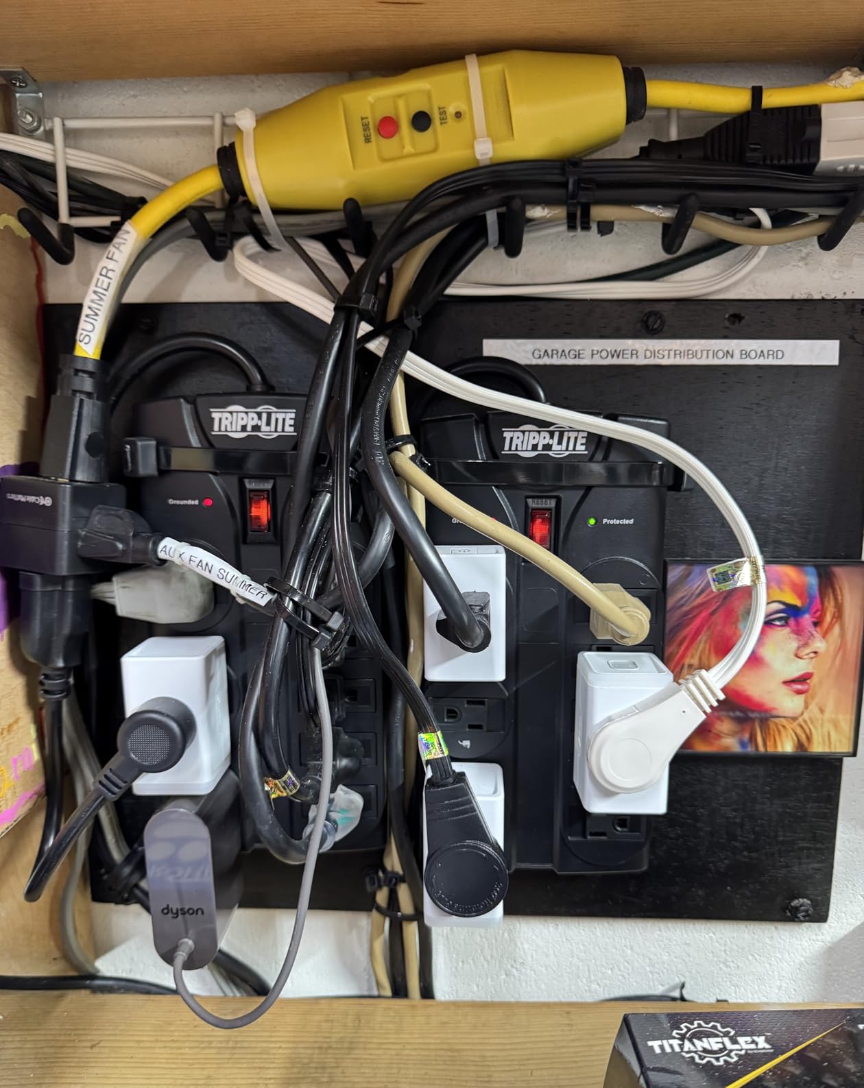 Eaton Tripp Lite Series TLP808B 8 Outlet Surge Protector Power Strip with Flat Plug, 1440 Joule Rating, Black, UL Listed & Certified, 8ft Extension Cord customer photo 2