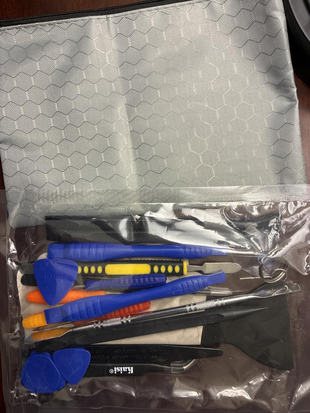Kaisi Professional Electronics Opening Pry Tool Repair Kit with Metal Spudger Non-Abrasive Nylon Spudgers and Anti-Static Tweezers for Cellphone iPhone Laptops Tablets and More, 20 Piece customer photo 1