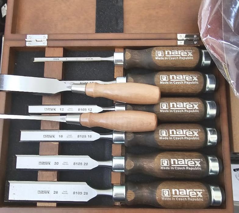 Narex 6 pc Set 6 mm (1/4), 10 (3/8), 12 (1/2), 16 (5/8), 20 (13/16), 26 (1-1/16) Woodworking Chisels in Wooden Presentation Box 853053 customer photo 1