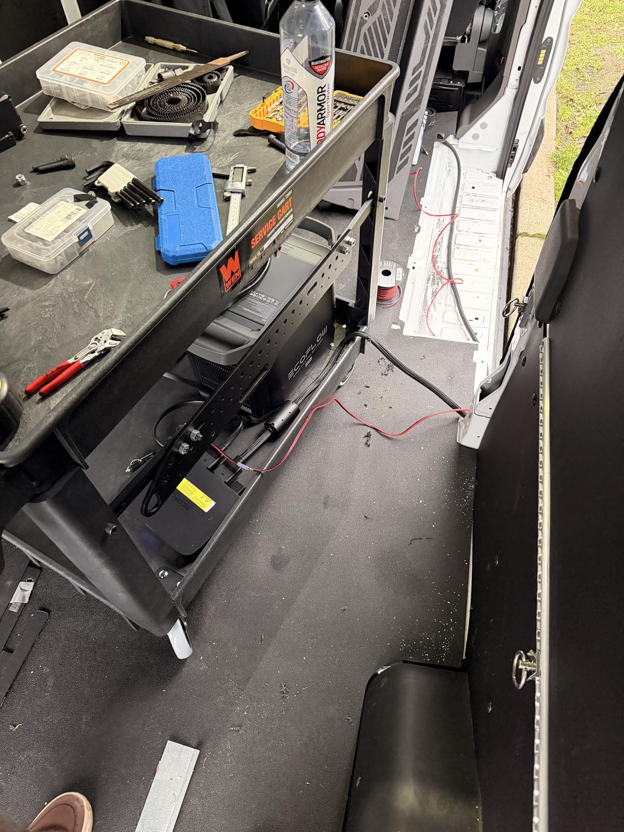 WEN 500-Pound Capacity 46 By 25.5-Inch Extra Wide Service Utility Cart customer photo 1