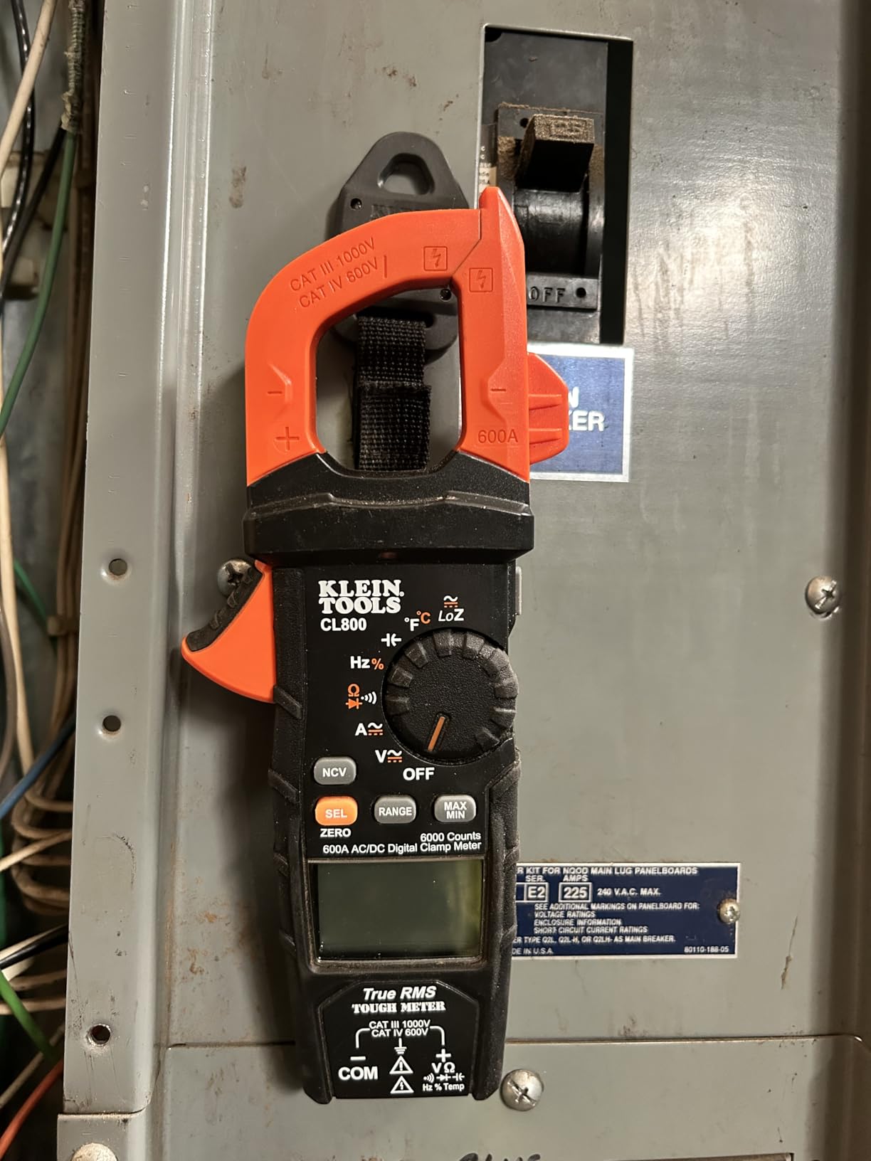 Klein Tools CL800 Digital Clamp Meter, Auto Ranging TRMS, AC/DC Volt/Current, LOZ, Continuity, Frequency, Capacitance, NCVT, Temp, More 1000V customer photo 1