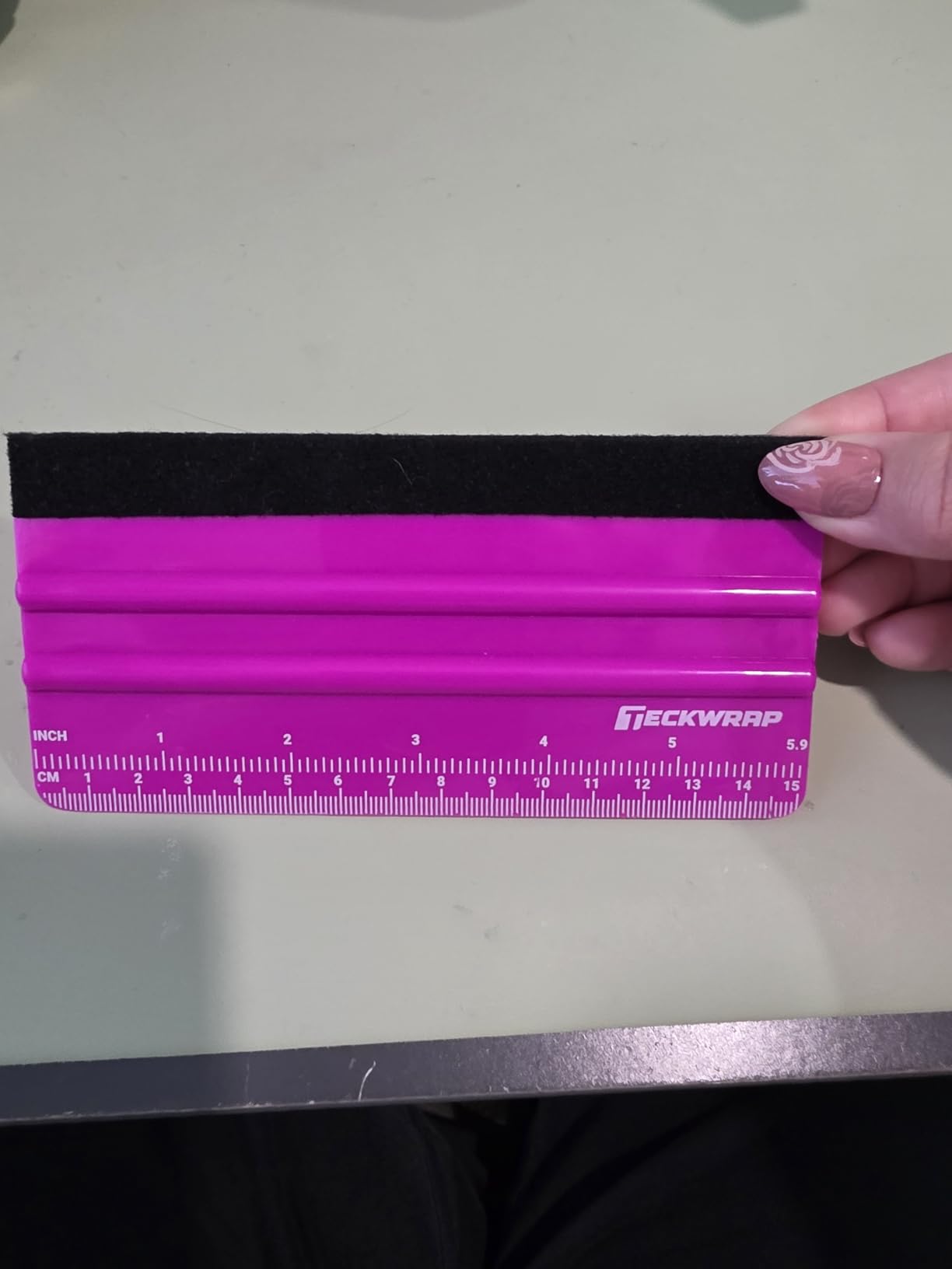 TECKWRAP Plastic Felt Edge Squeegee 4 Inch for Car Vinyl Scraper Decal Applicator Tool 1 pcs (with Black Felt Edge) customer photo 1