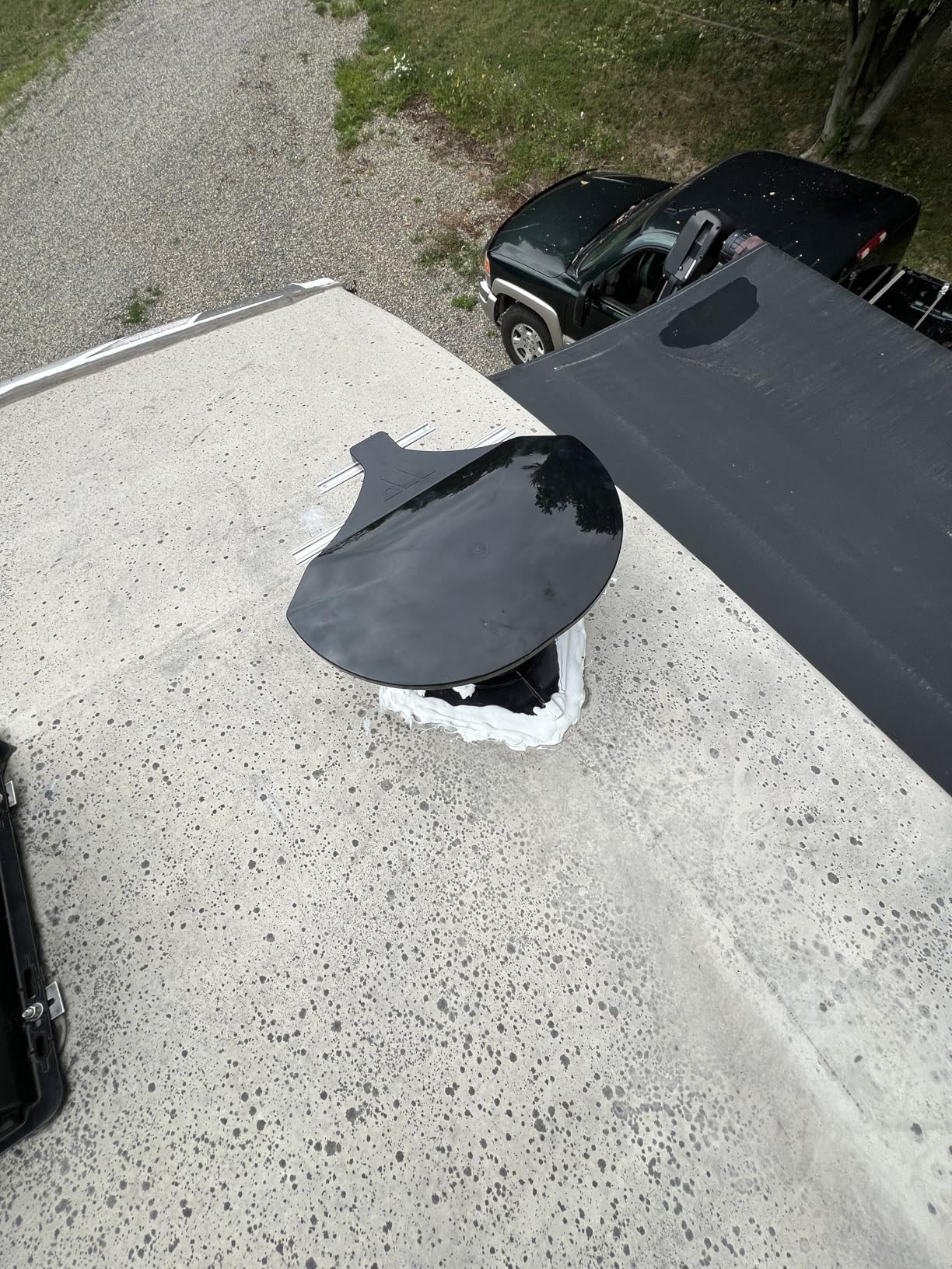 Winegard RZ-6000 Rayzar z1 RV TV Antenna (HD, Digital, 4K Ready, ATSC 3.0 Ready) - White customer photo 2