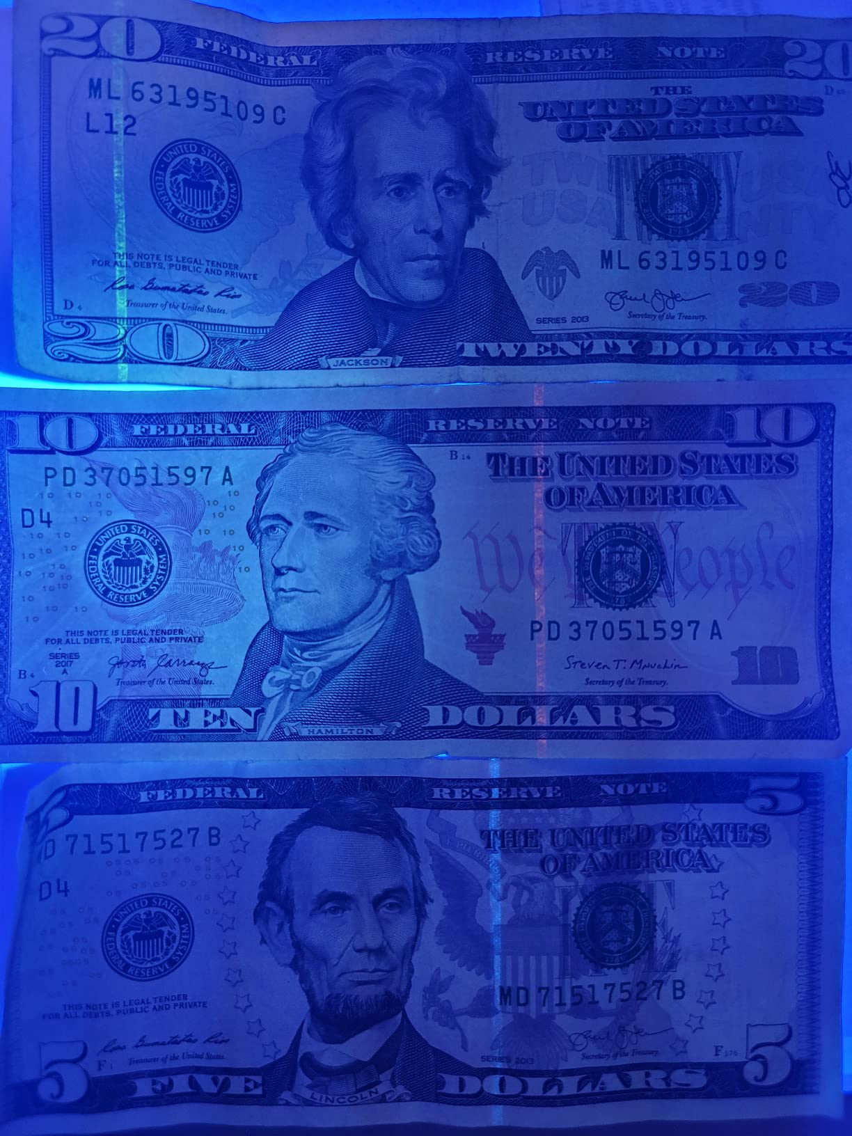 uvBeast V3 365nm Black Light UV Flashlight - High Definition Ultraviolet - HIgh Power and Long Range Professional Grade Beam Best for Professional/Commercial Use - USA Stock customer photo 1