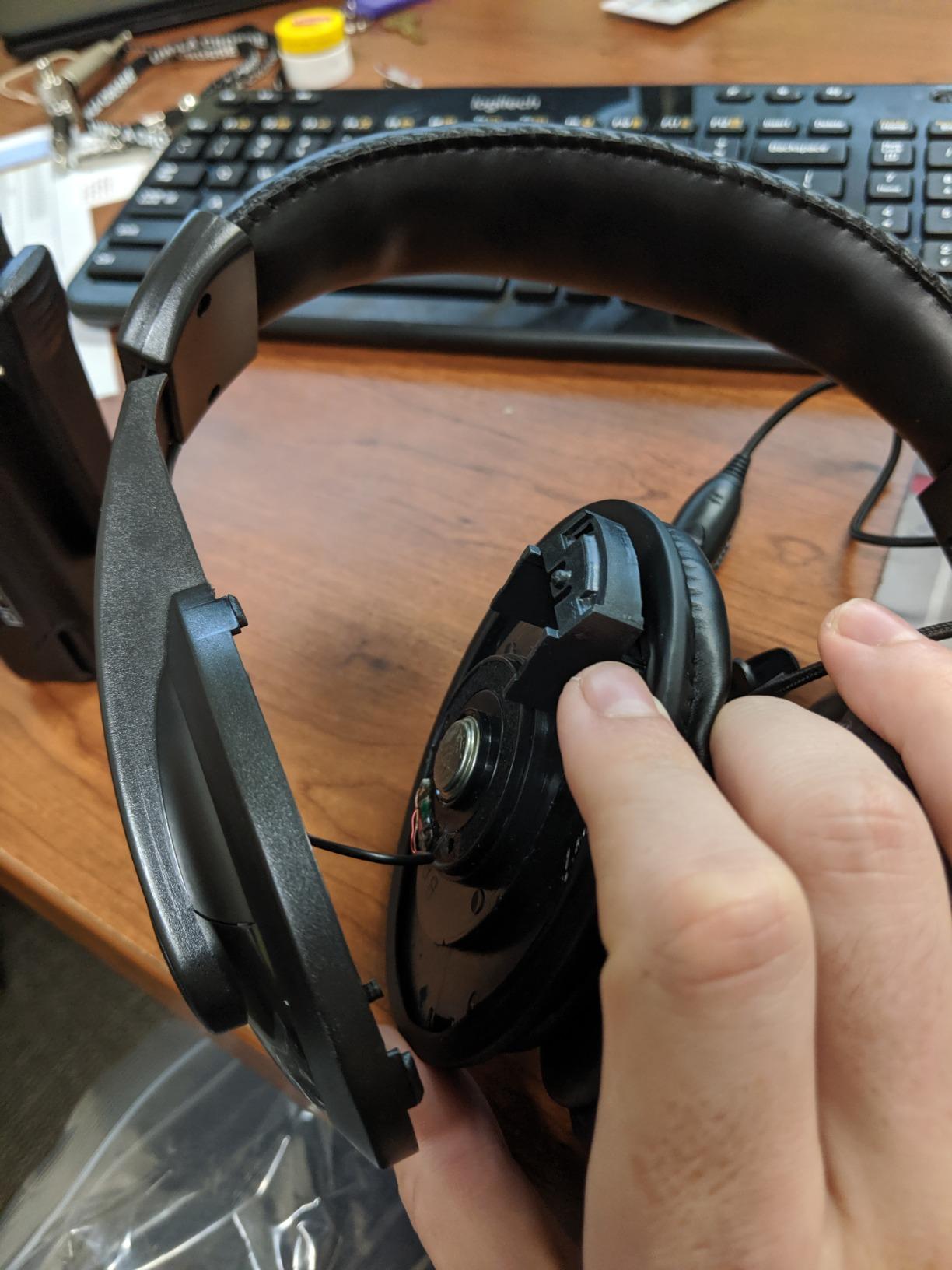 Retevis Walkie Talkie Headset with Mic, Hearing Protection Earmuffs, Boom Mic, Compatible RT22 RT21 H777 RT68 Baofeng UV-5R BF-F8HP BF-888S, Two Way Radio Headset for Camera Team customer photo 1