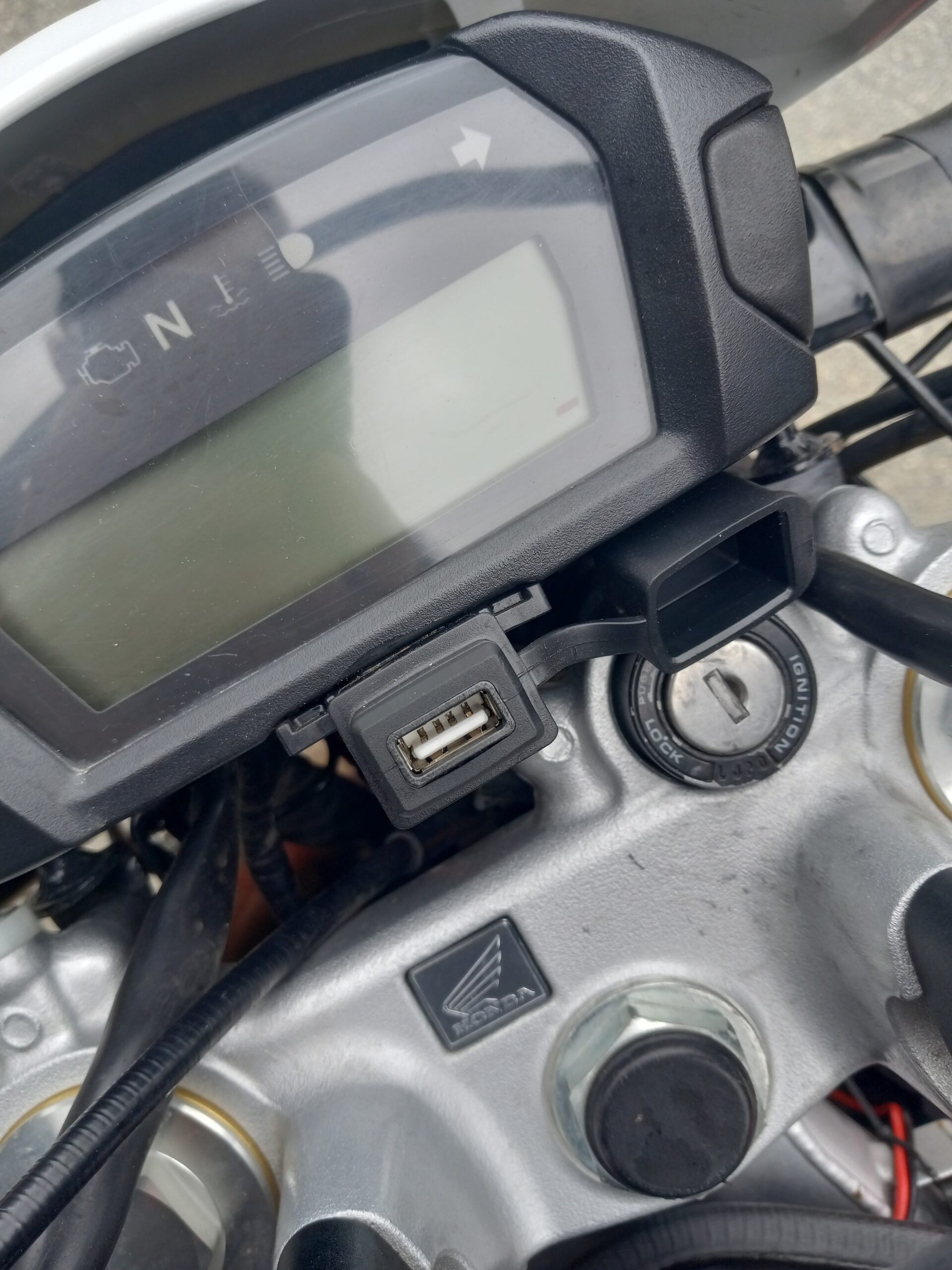 MOTOPOWER MP0609A 3.1Amp Motorcycle USB Port Kit SAE to USB Adapter customer photo 2