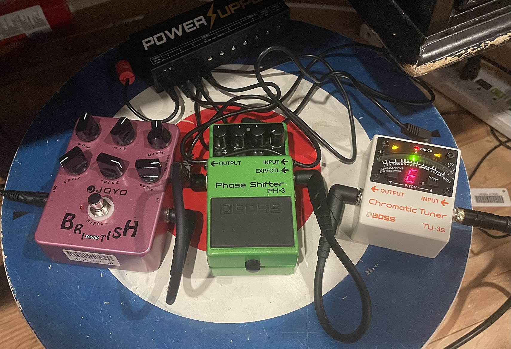 BOSS TU-3S Compact Chromatic Tuner for your Pedalboard | Industry-Standard Performance in a Tiny Footprint | Rock-Solid Tuning for Guitar and Bass | 21-Segment LED Meter | Accu-Pitch Sign Function customer photo 1