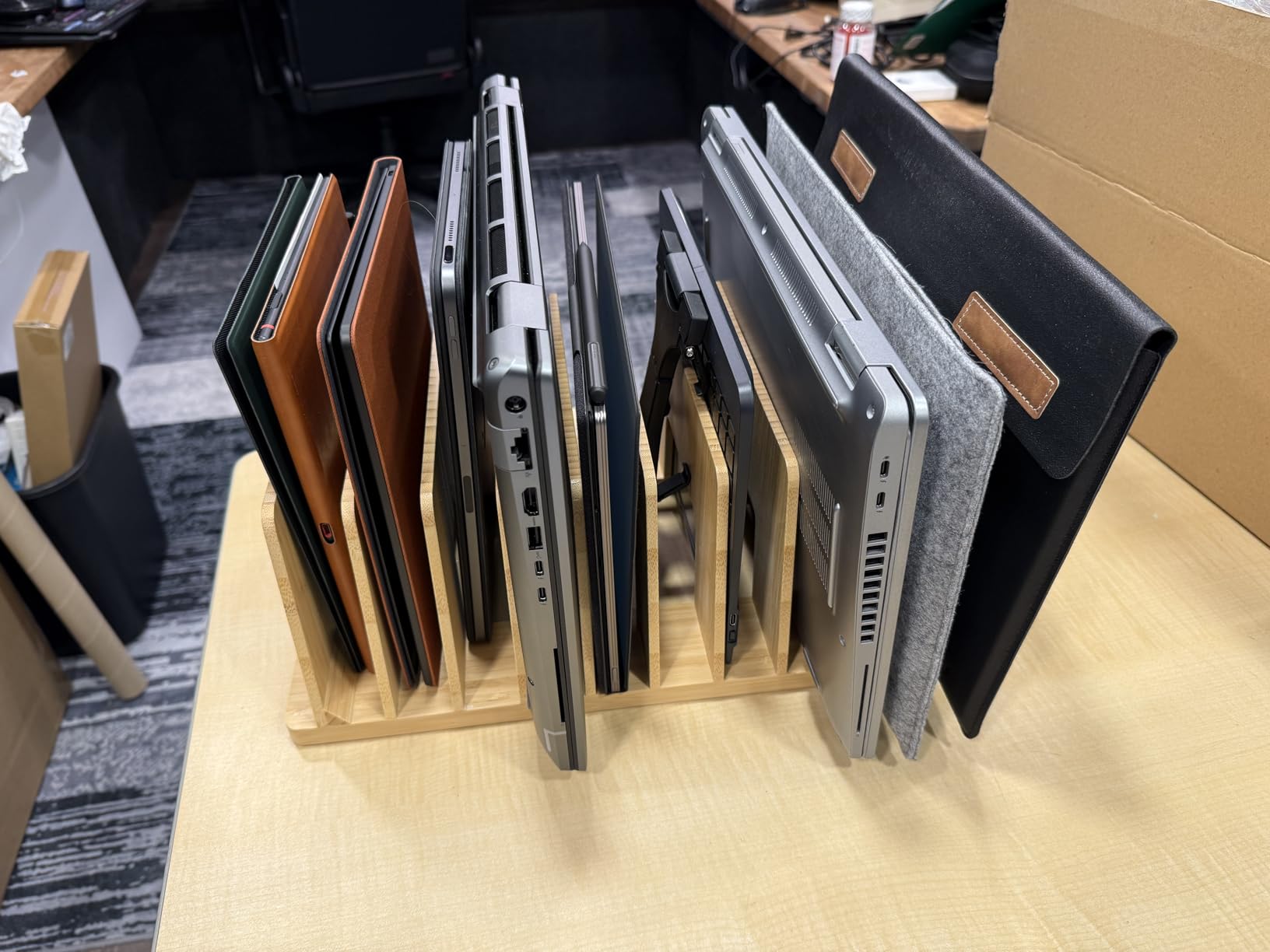 MobileVision Bamboo Multi Device Organizer for Smartphones, Tablets and Laptops, 5 Slots customer photo 2