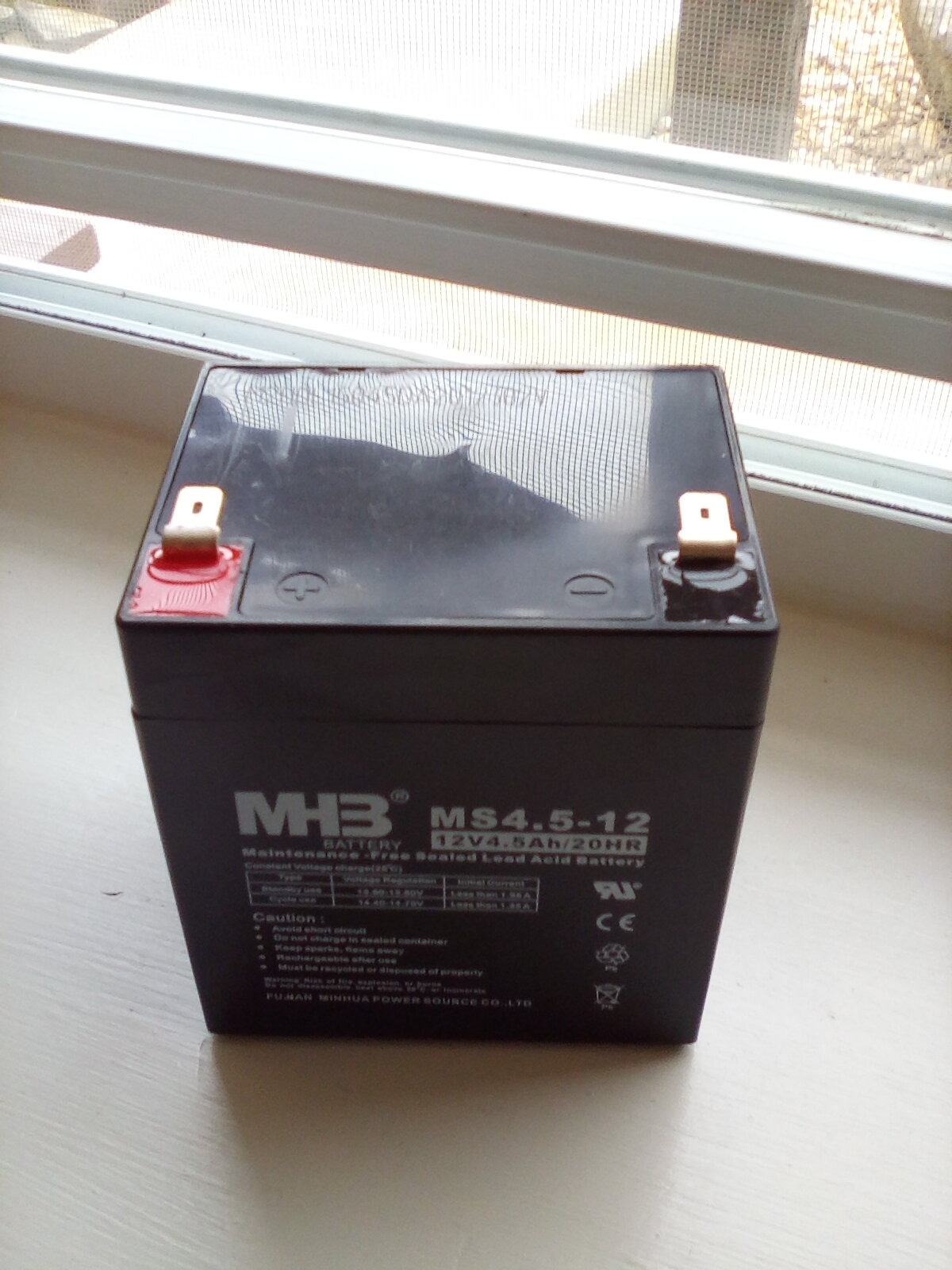 APC Back-UPS 425VA / 255W UPS Battery Backup Surge Protector, 6 Outlets, Small UPS for Router, Modem & Home Office, BE425M customer photo 2