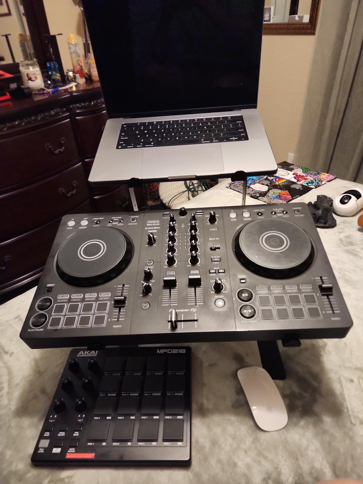 Pyle Portable Dual Laptop Stand - Standing Table with Adjustable Height, Ergonomic Design & Anti-Slip Prongs for DJ Mixer, Sound Equipment, Workstation, Gaming & Home Use - PLPTS38, Black customer photo 2