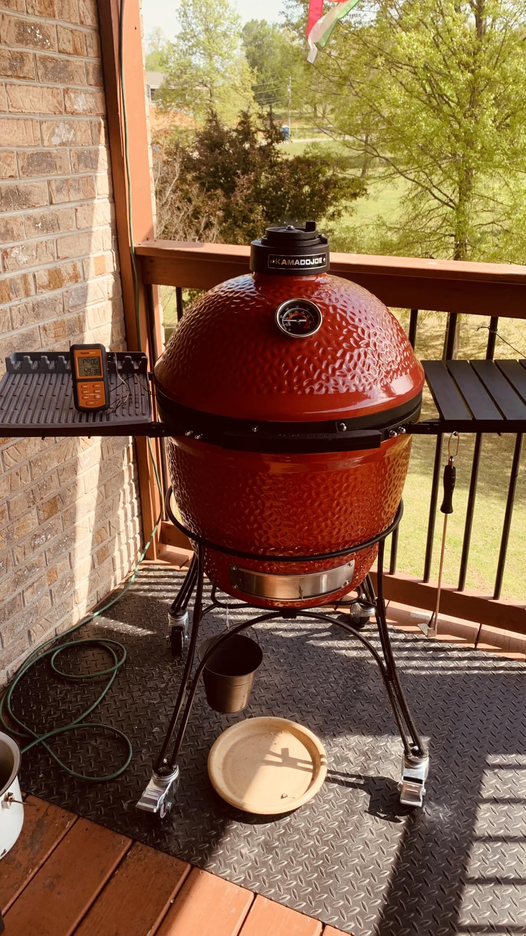 Kamado Joe Classic Joe Series II 18-inch Ceramic Charcoal Grill and Smoker with Cart, Side Shelves, Stainless Steel Grates and 250 Cooking Square Inches in Red, Model KJ-23RHC customer photo 1