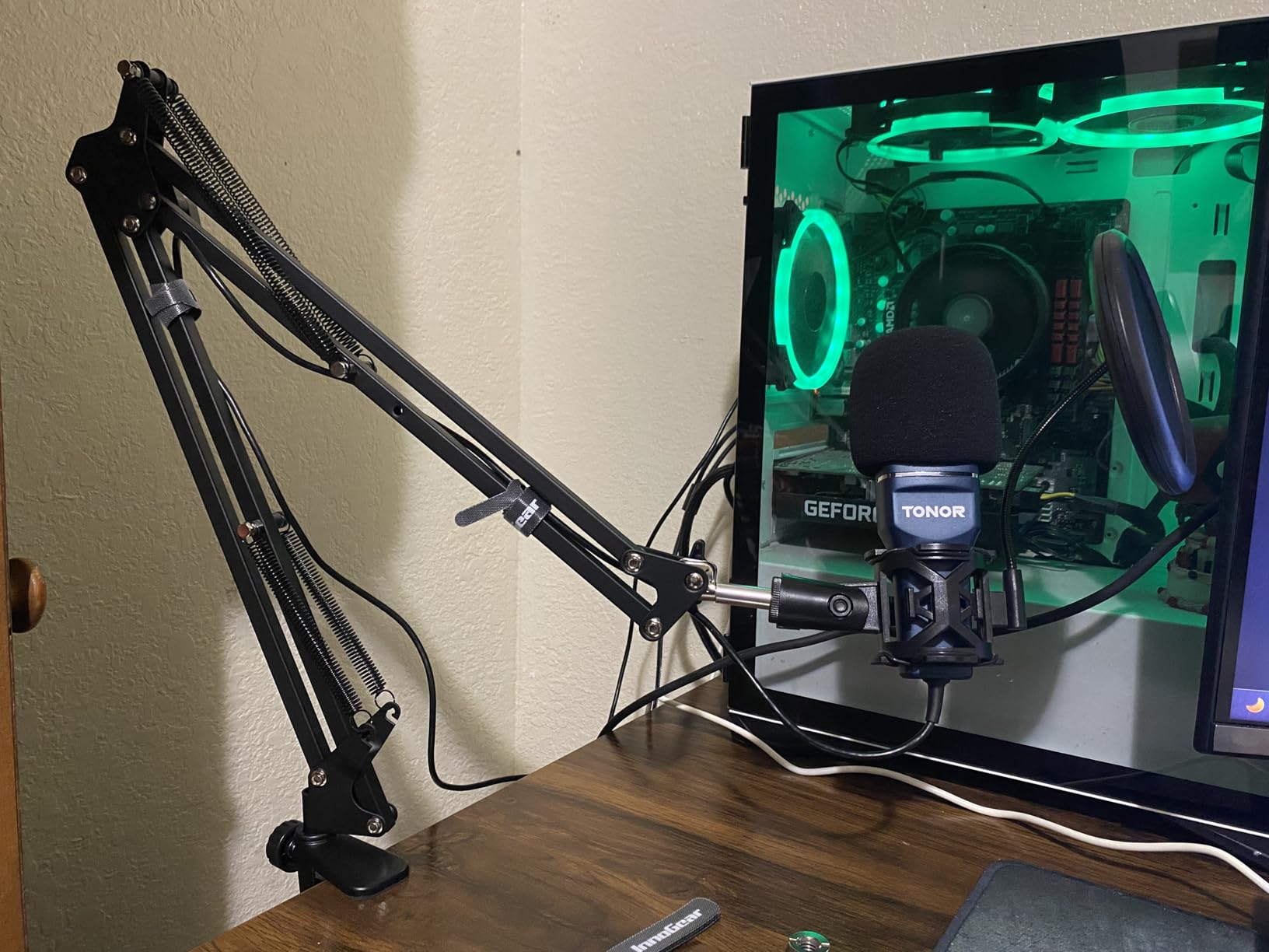 InnoGear Boom Arm Microphone Mic Stand for Blue Yeti HyperX QuadCast SoloCast Snowball Fifine Shure SM7B customer photo 2