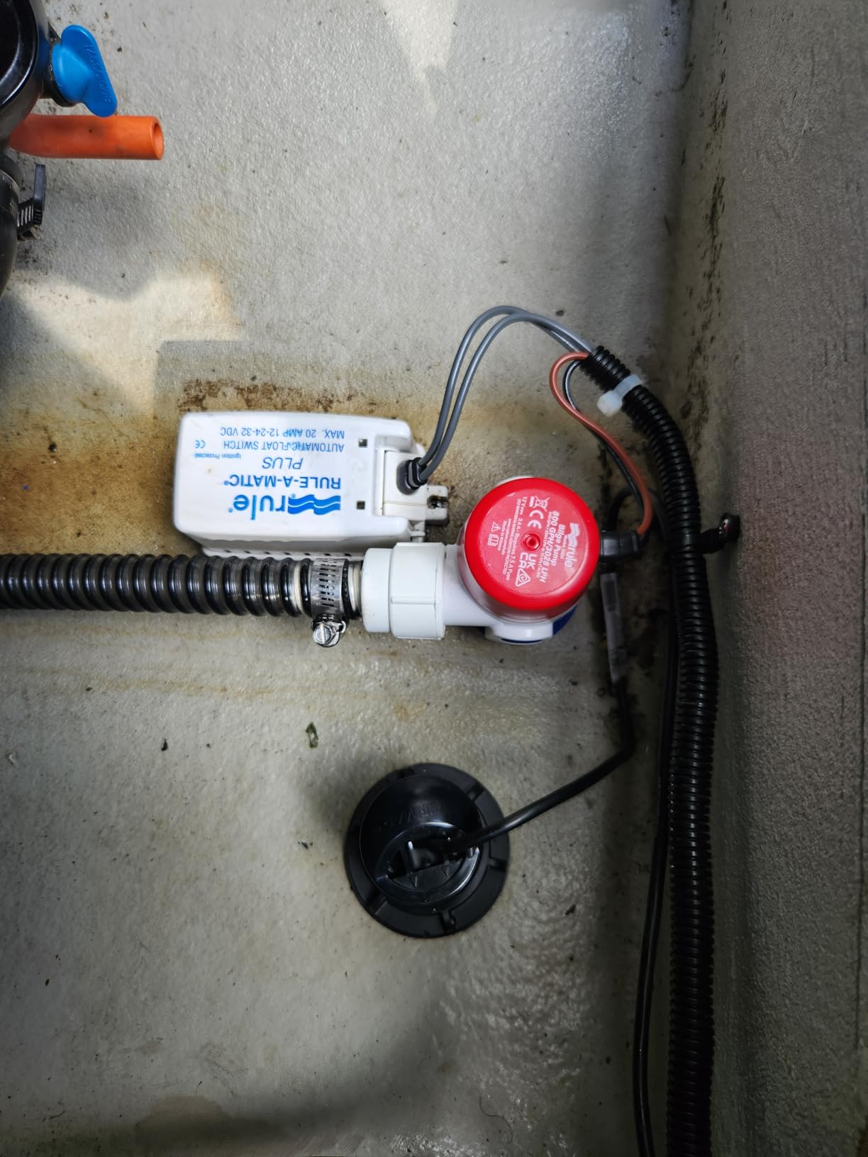 Rule Standard Bilge Pump 20DA - Not Automatic, Submersible, Marine Bilge Pump for Boats with Thermal Cut-Off, Check Valve, Low Amperage, 3/4