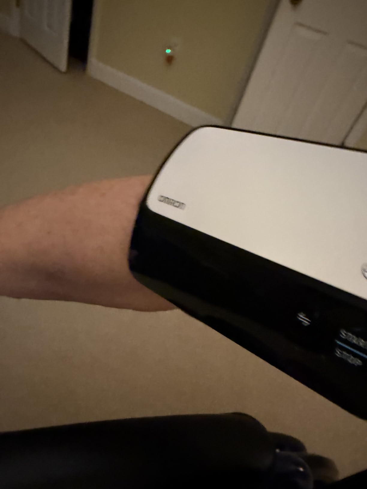 Omron Evolv Wireless Blood Pressure Monitor for Home Use and Upper Arm Blood Pressure Cuff - #1 Doctor and Pharmacist Recommended Brand - Clinically Validated - Connect App customer photo 1