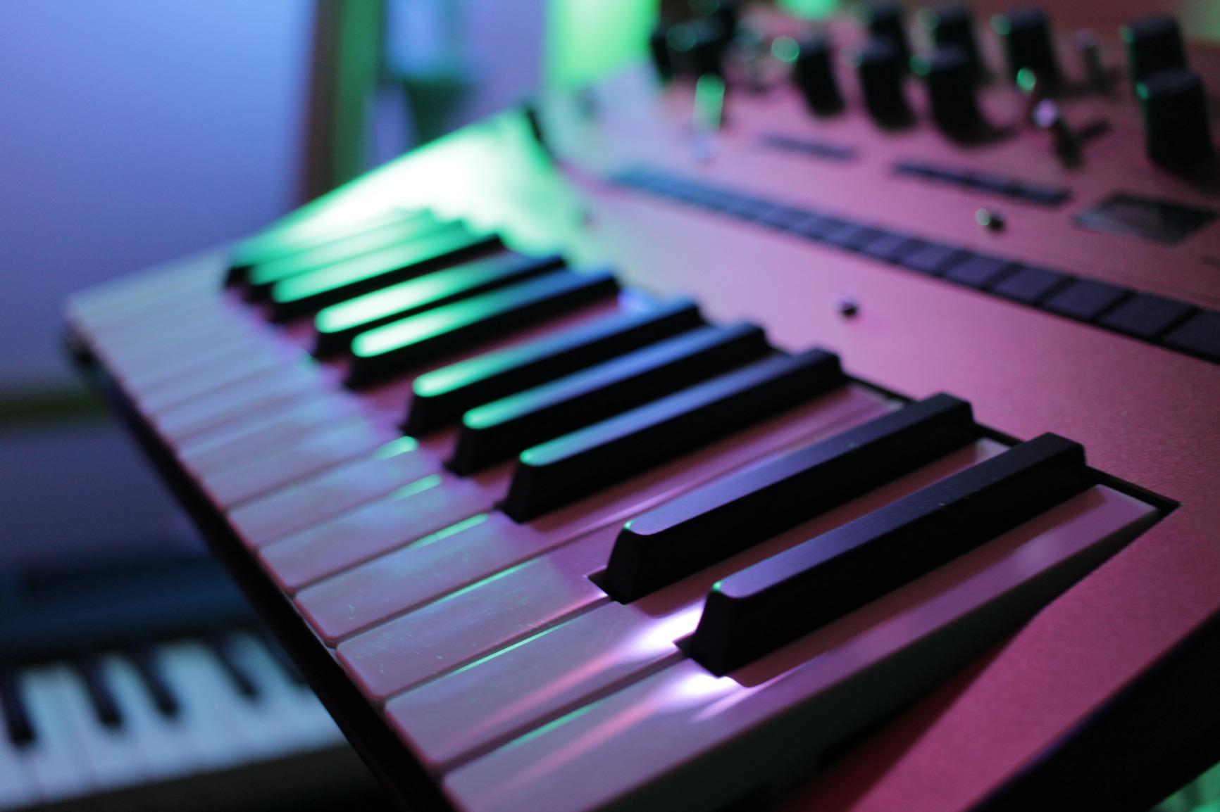 Korg Monologue Monophonic Analog Synthesizer (Black) customer photo 1