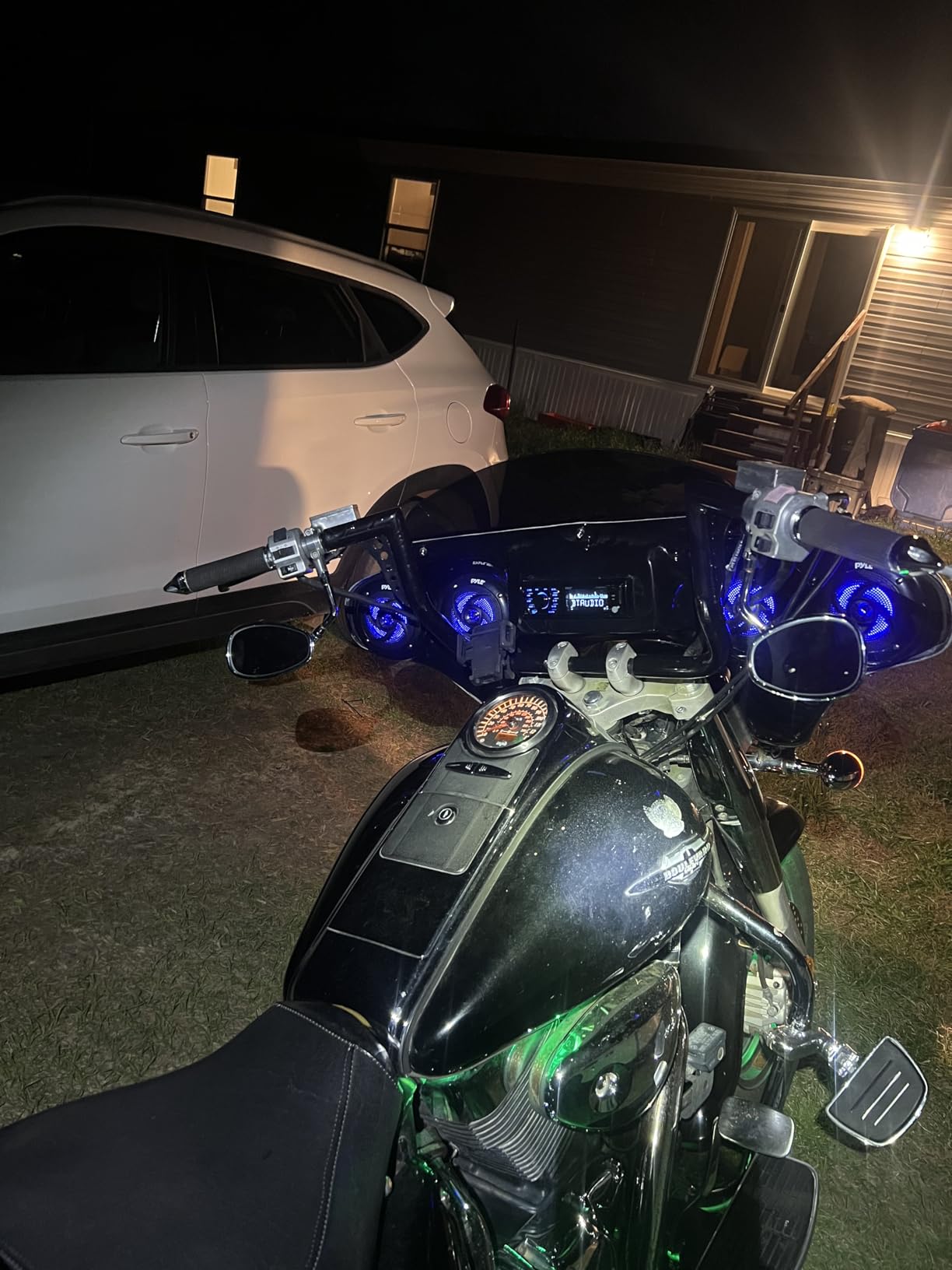 Pyle 300W Bluetooth Marine Stereo Receiver - Single DIN In-Dash AM/FM Radio with USB/SD - AUX - MP3 - Built-in Mic - EQ - Wireless Music Streaming - Remote - 12V - PLMRM29BT customer photo 2