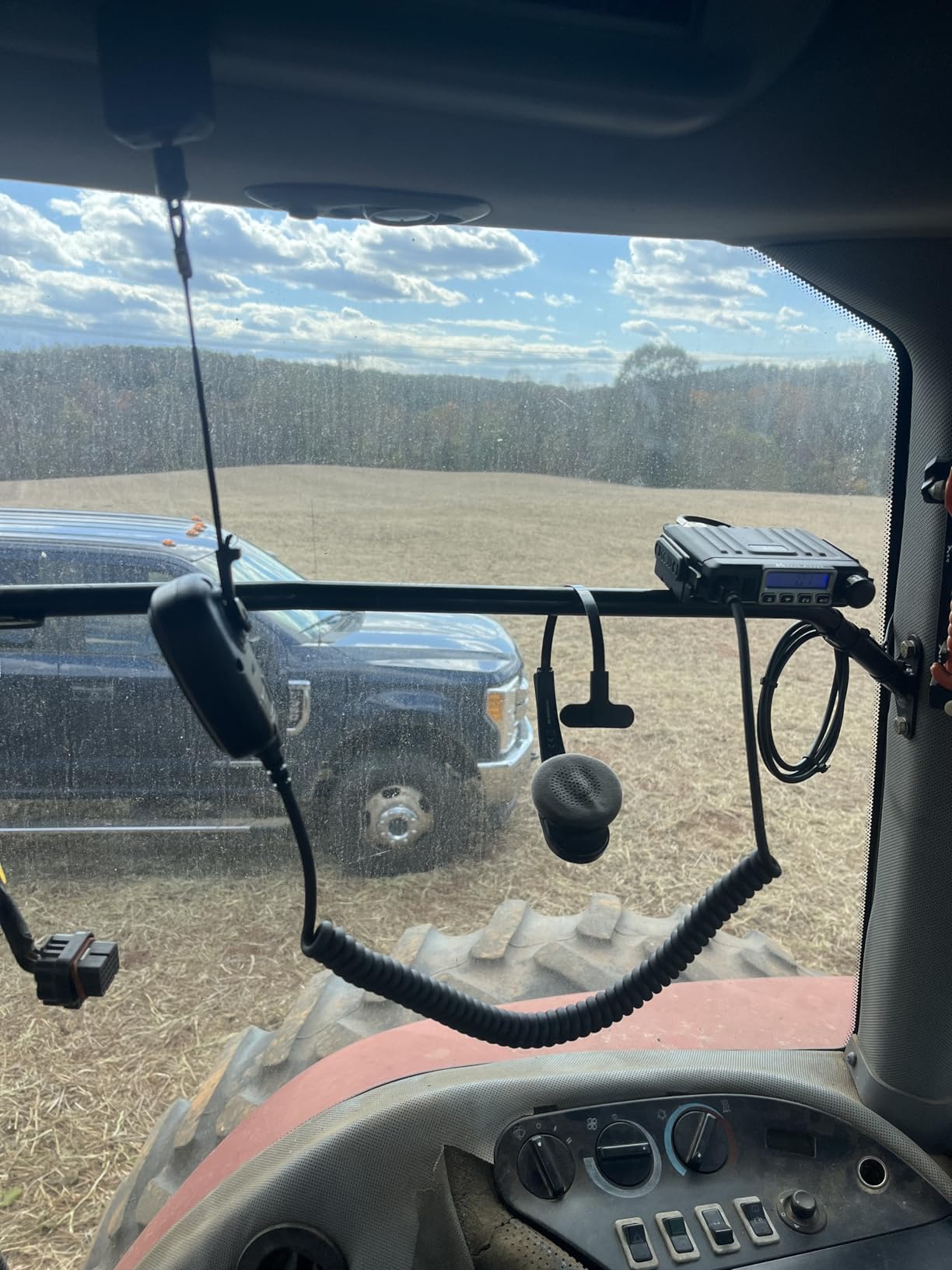 Midland - MXT115 - 15 Watt GMRS MicroMobile Two Way Trails Radio - Off Roading Outdoor RZR Farm - 8 Repeater Channels Extended Range - External Magnetic Mount Antenna - NOAA Weather Alerts customer photo 2