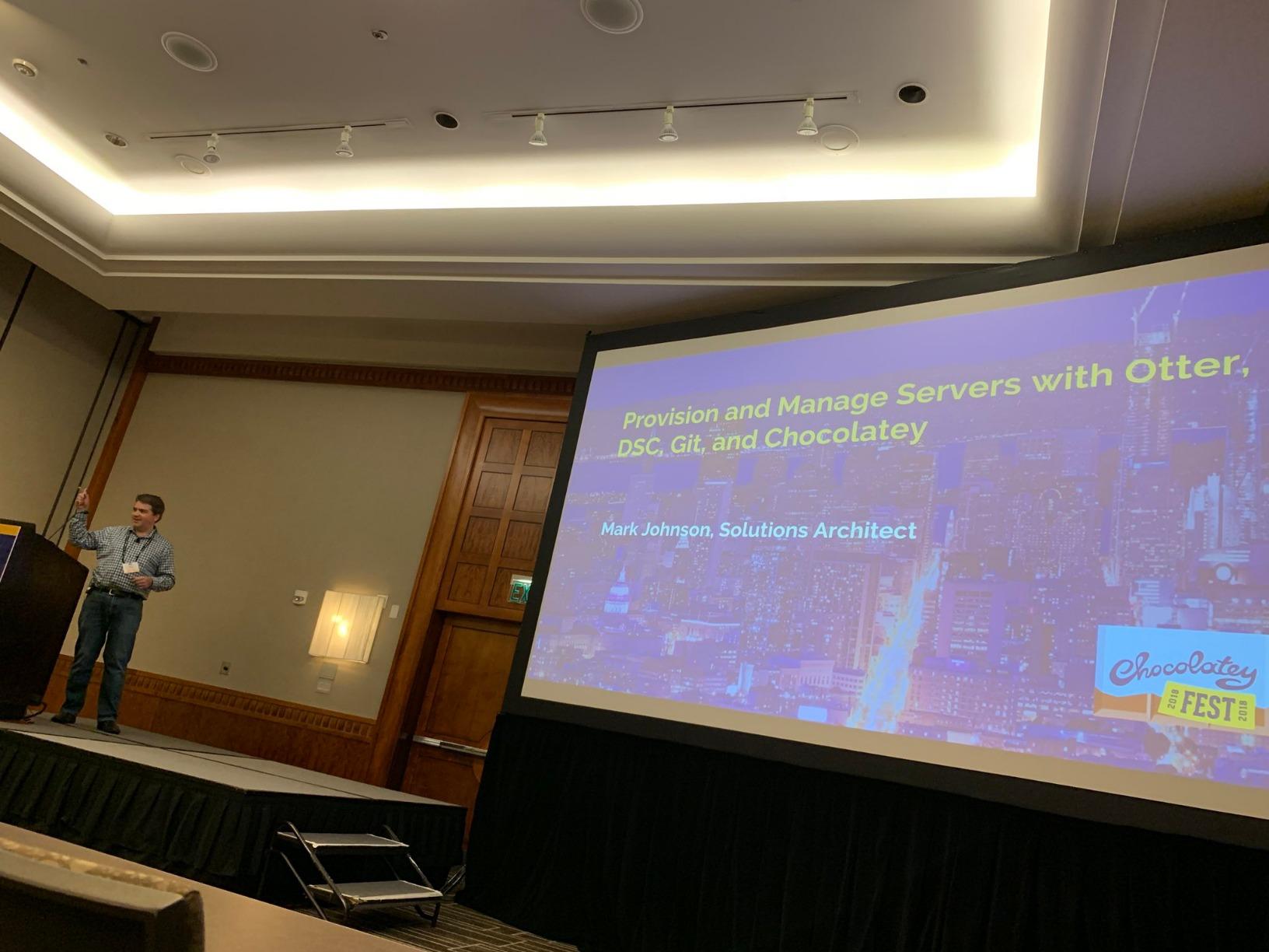 Logitech Spotlight Presentation Remote - Universal Wireless Presentation Clicker with Laser Pointer, Advanced Digital Highlighting, Bluetooth, 30m Range and Quick Charging - Gold customer photo 1