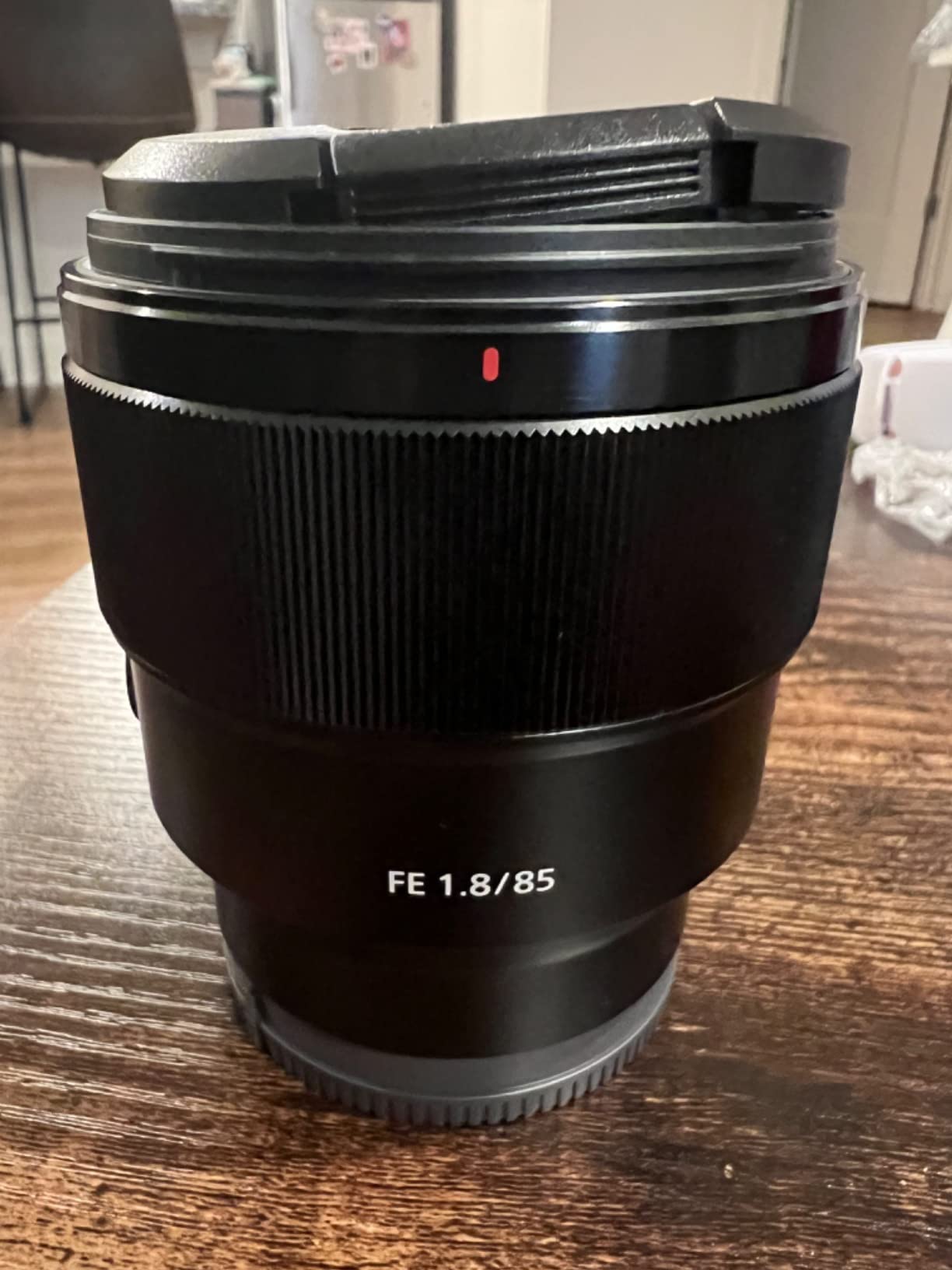 SEL-85F18 Portrait Lens Fixed Focal 85mm F1.8 Full Frame Suitable for A7, ZV-E10, A6000 and Nex Series, E-Mount Black customer photo 1