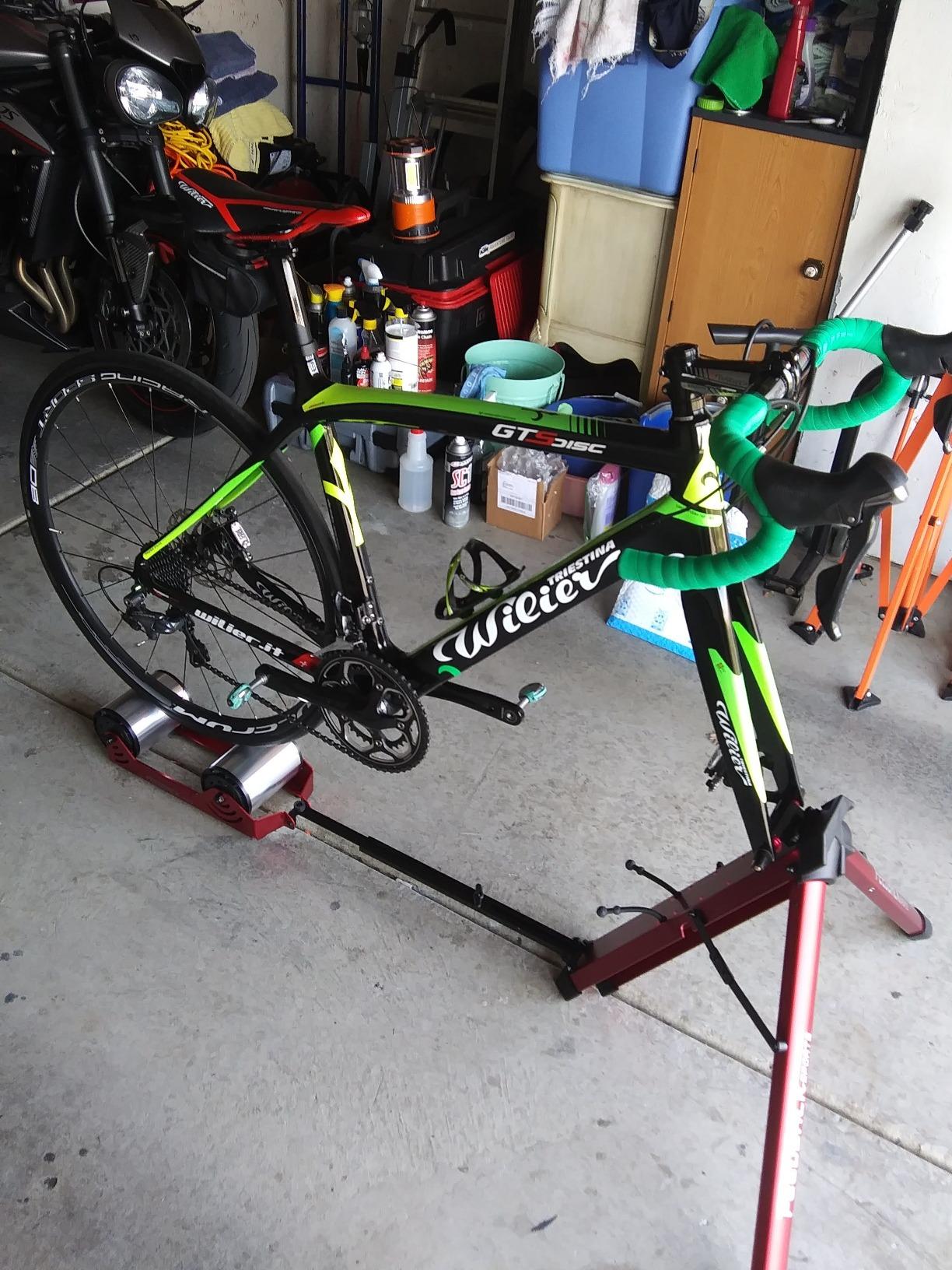 FEEDBACK SPORTS | Omnium Lightweight and Portable Bike Trainer | for 16 to 29 Wheels | Travel Bag Included customer photo 1