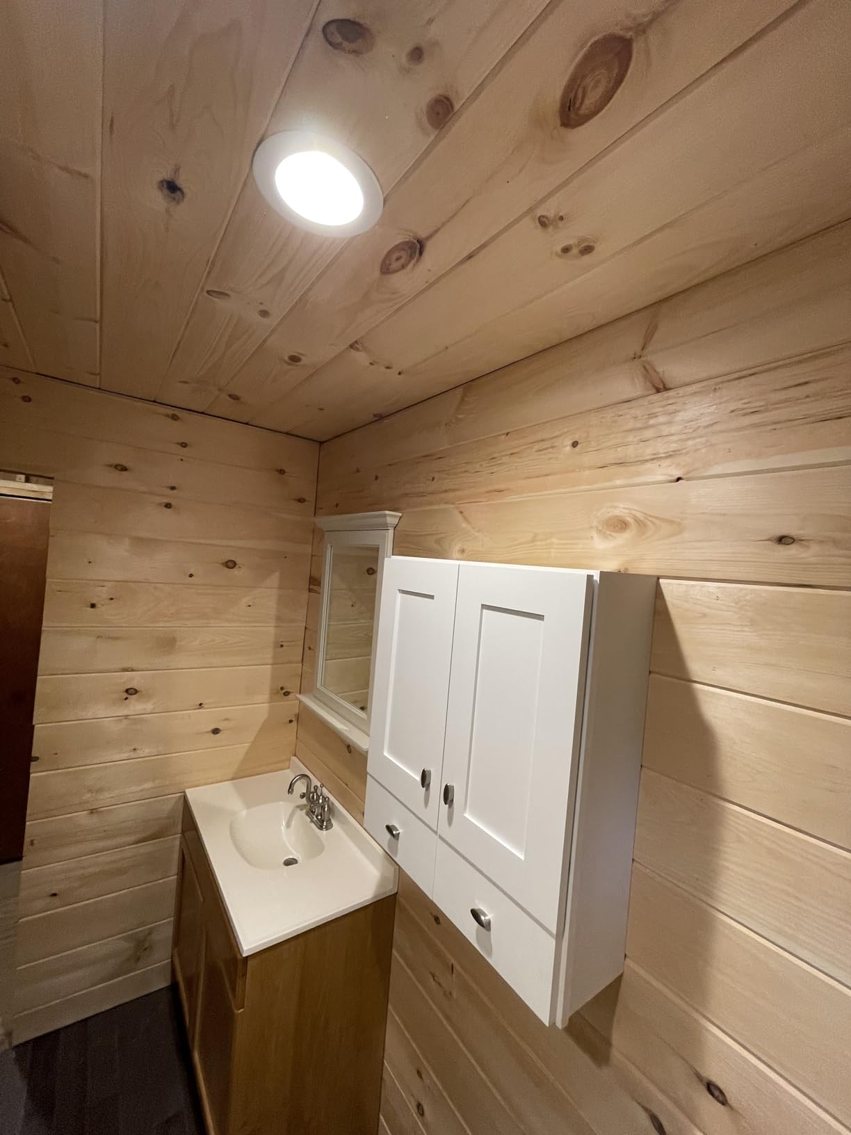 DEWALT 20V MAX* Cordless Brad Nailer Kit, 18GA (DCN680D1) customer photo 2