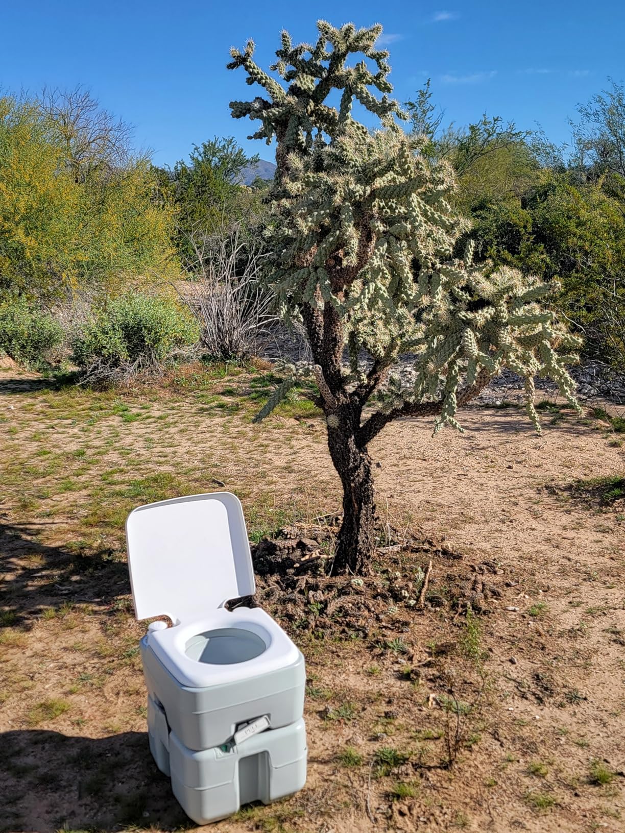 SereneLife 5.2 Gal Portable Camping Toilet For Adults, 100+ Flushes, Porta Potty Camp Toilet with Detachable Waste Tank, Level Indicator, Carry Bag, Suitable for Camping, Hiking, and Boating customer photo 2