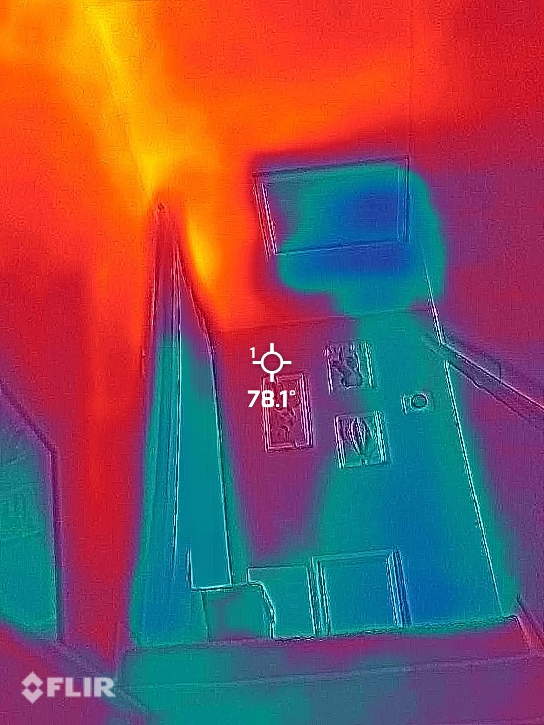 FLIR One - Thermal Imaging Camera for iOS Smartphones (iPhone 14 and Older w/Lightning Port), 240x180 Super Resolution (80x60 Native IR) customer photo 2