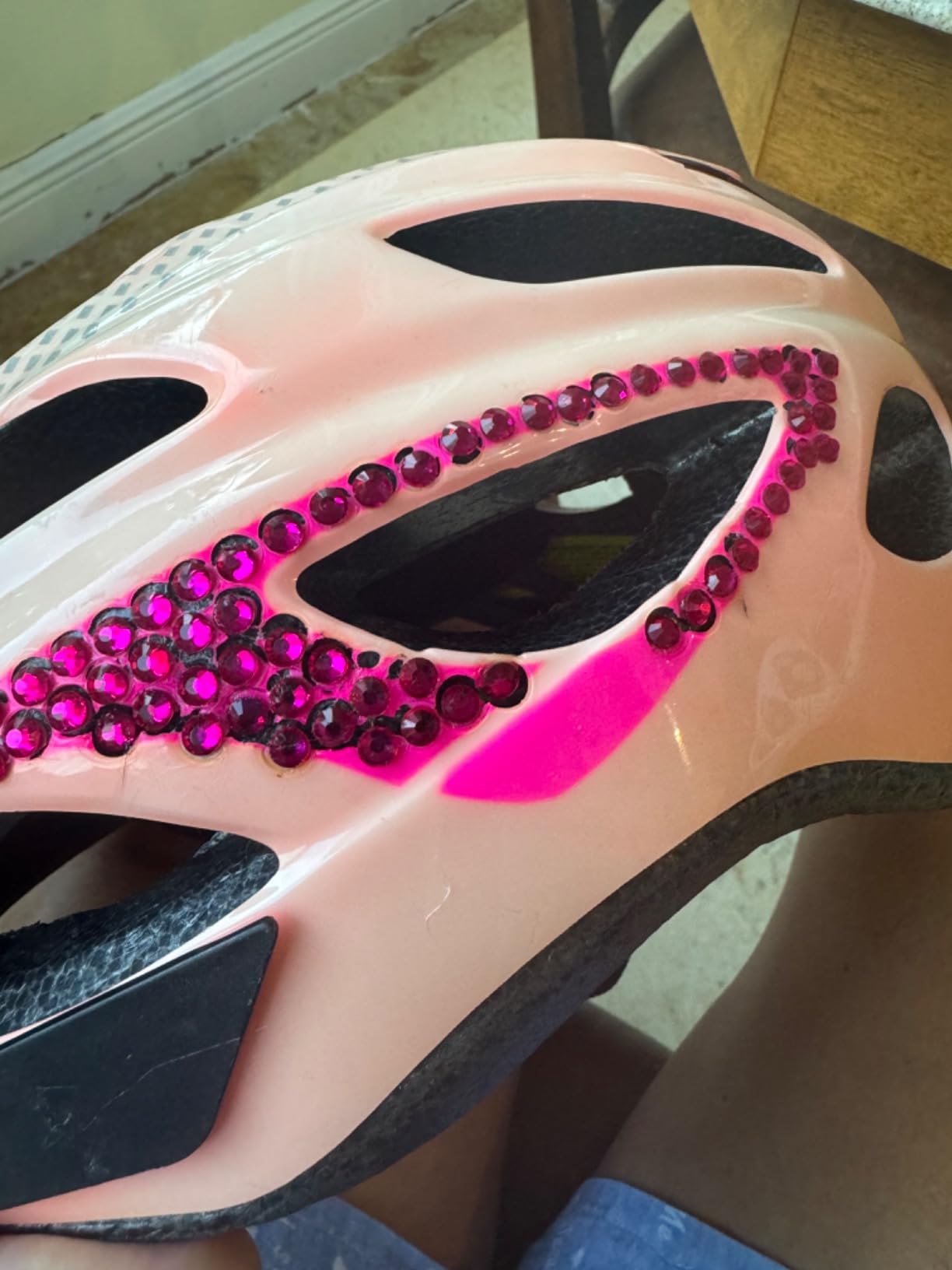 Schwinn Beam Lighted Helmet for Adults, Size 58 - 62 cm for Riders Ages 14+, Rear LED Light, Reflective Strips, Adjustable Dial and Straps, 17 Air Vents, Removable Visor, Adult Bike Helmet customer photo 1