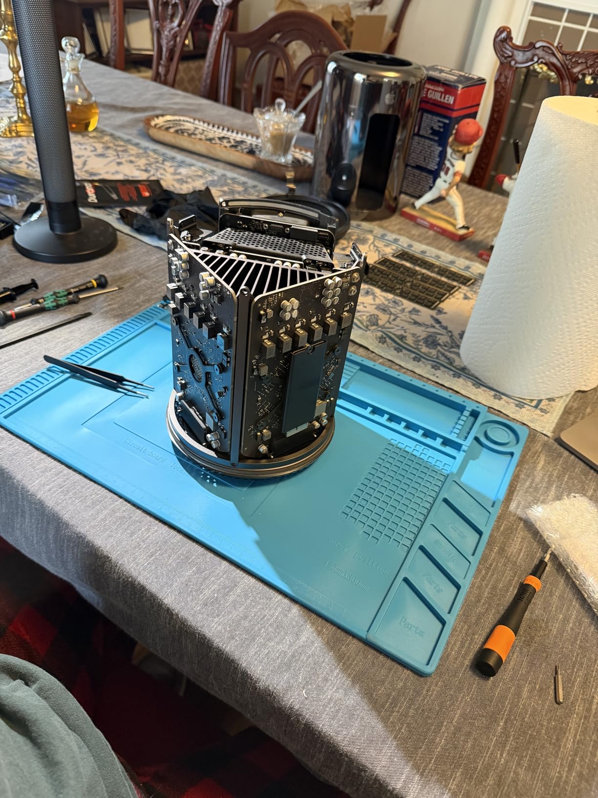 Kaisi S-130 Insulation Silicone Soldering Mat Repair Mat, Heat Resistant Silicone Work Mats 932°F with Scale Ruler and Screw Position for Soldering, CellPhone Electronics Repair, Size: 13.8 x 9.8 inch customer photo 2