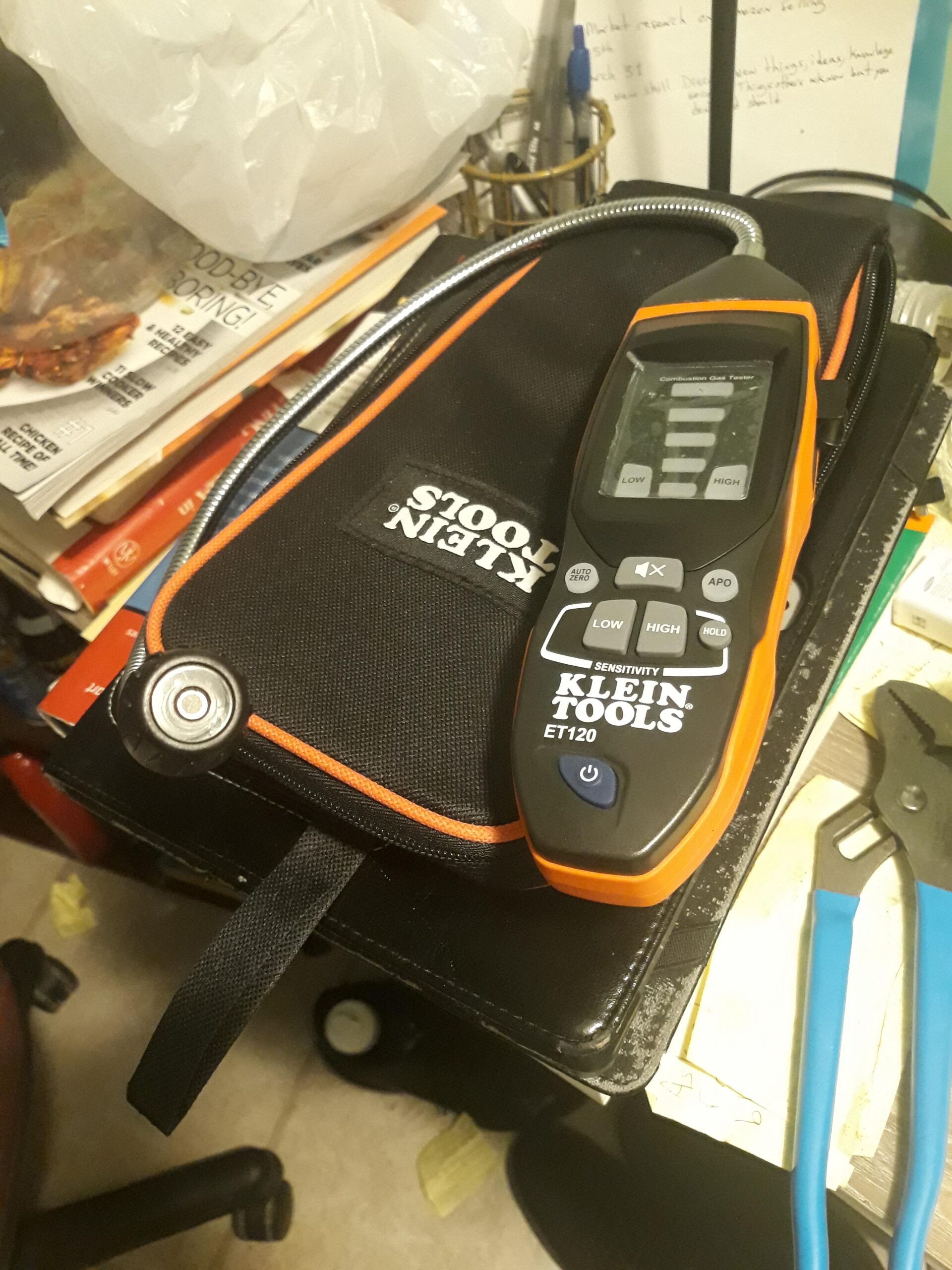 Klein Tools ET120 Gas Leak Detector, Combustible Gas Leak Tester with 18-Inch Gooseneck Has Range 50-10,000 ppm, Includes Pouch, Batteries customer photo 2