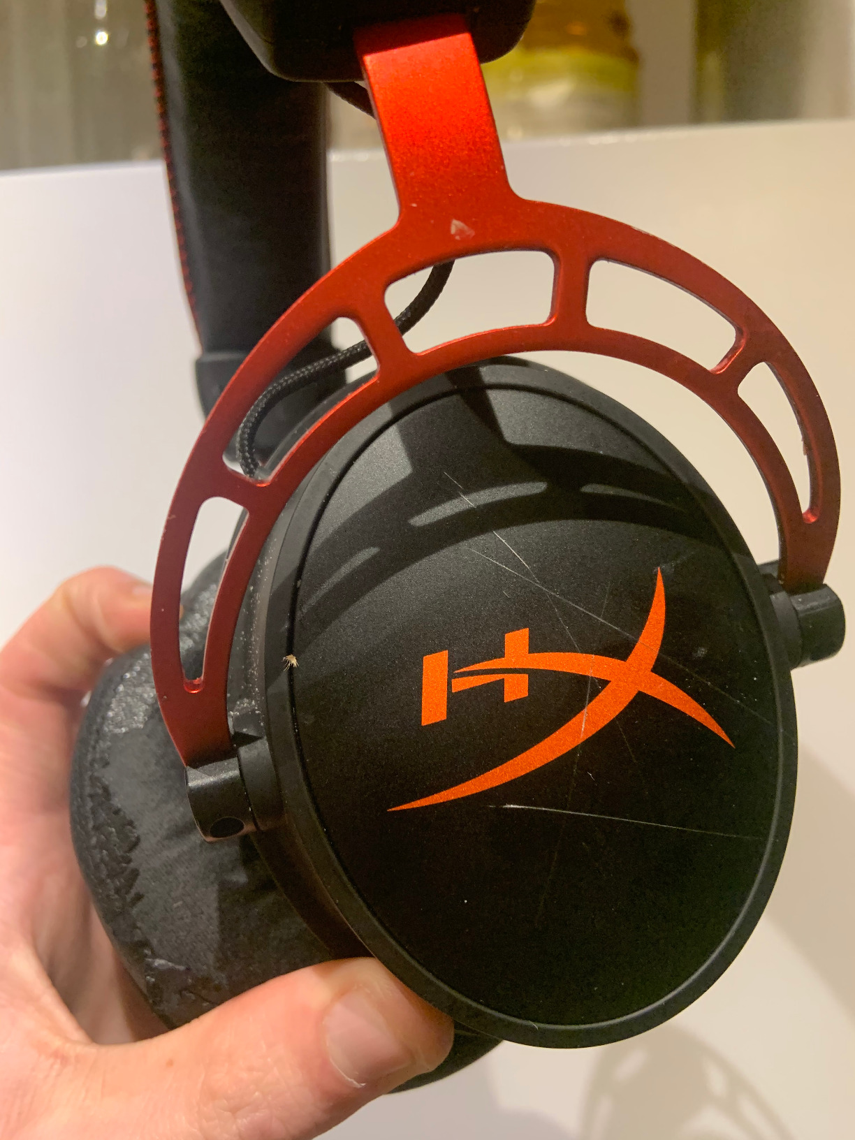 HyperX Cloud Alpha - Gaming Headset, Dual Chamber Drivers, Legendary Comfort, Aluminum Frame, Detachable Microphone, Works on PC, PS4, PS5, Xbox One/ Series X|S, Nintendo Switch and Mobile - Red customer photo 1